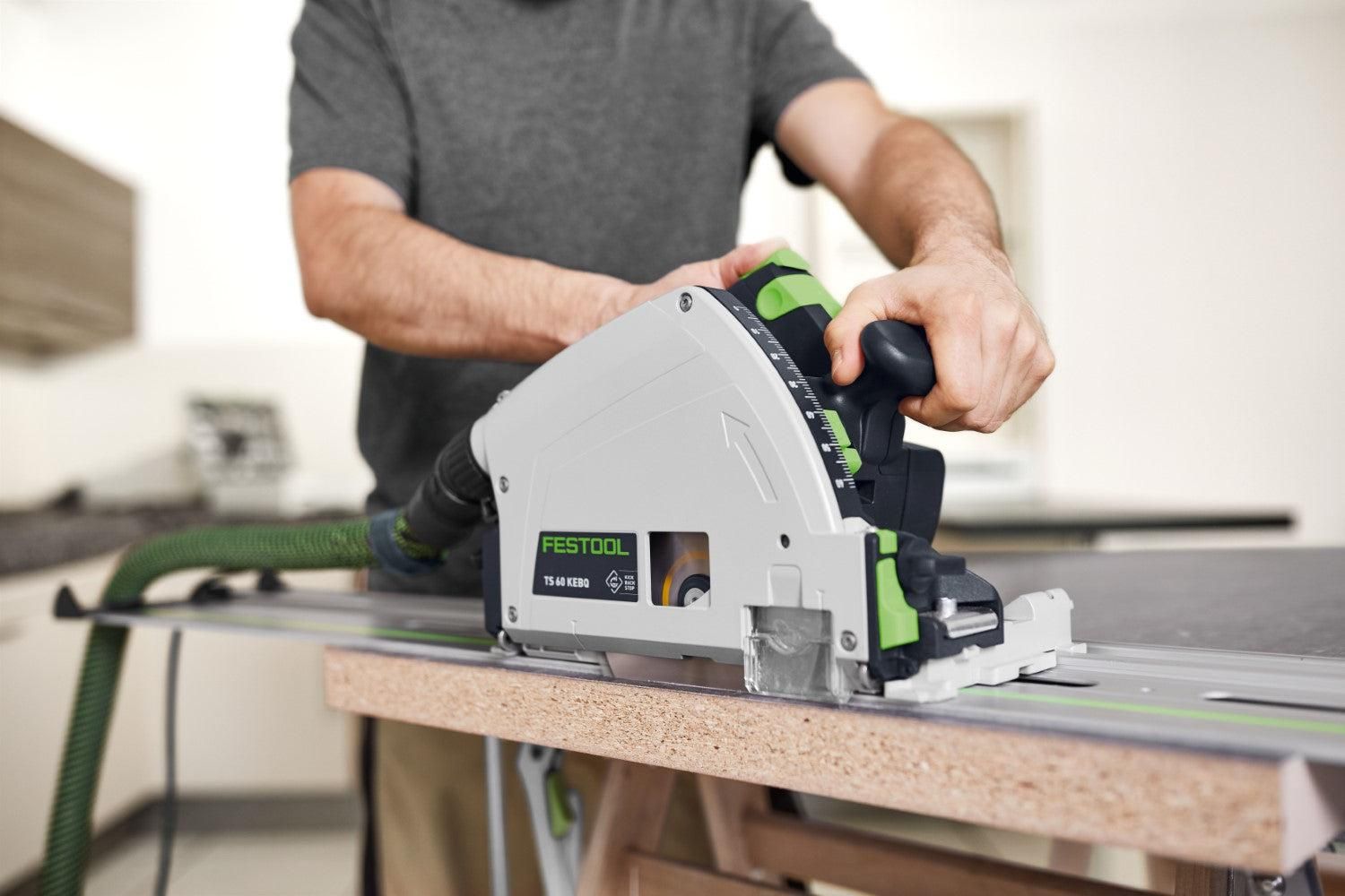 https://api.mastertools.nl/media/catalog/product/cache/4ac98b0d5e81b56bd000310ba88c60e0/f/e/festool-ts-60-kebq-plus-invalzaag-in-systainer-576721-4014549373620-mastertools_nl-16.jpg