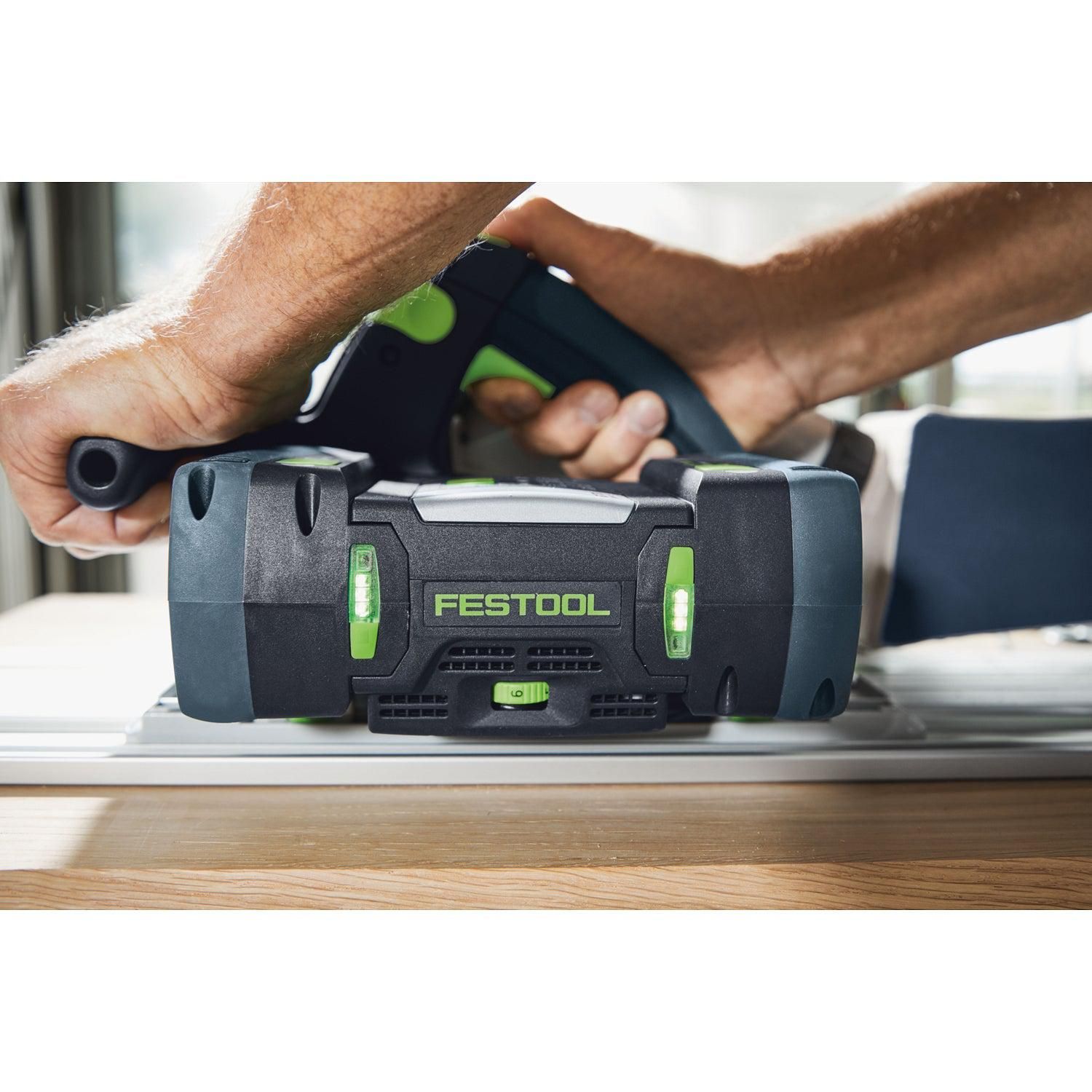 https://api.mastertools.nl/media/catalog/product/cache/4ac98b0d5e81b56bd000310ba88c60e0/f/e/festool-tsc-55-keb-basic-50-accu-invalcirkelzaag-18v-5_0ah-in-systainer-577025-4014549391280-mastertools_nl-10.jpg