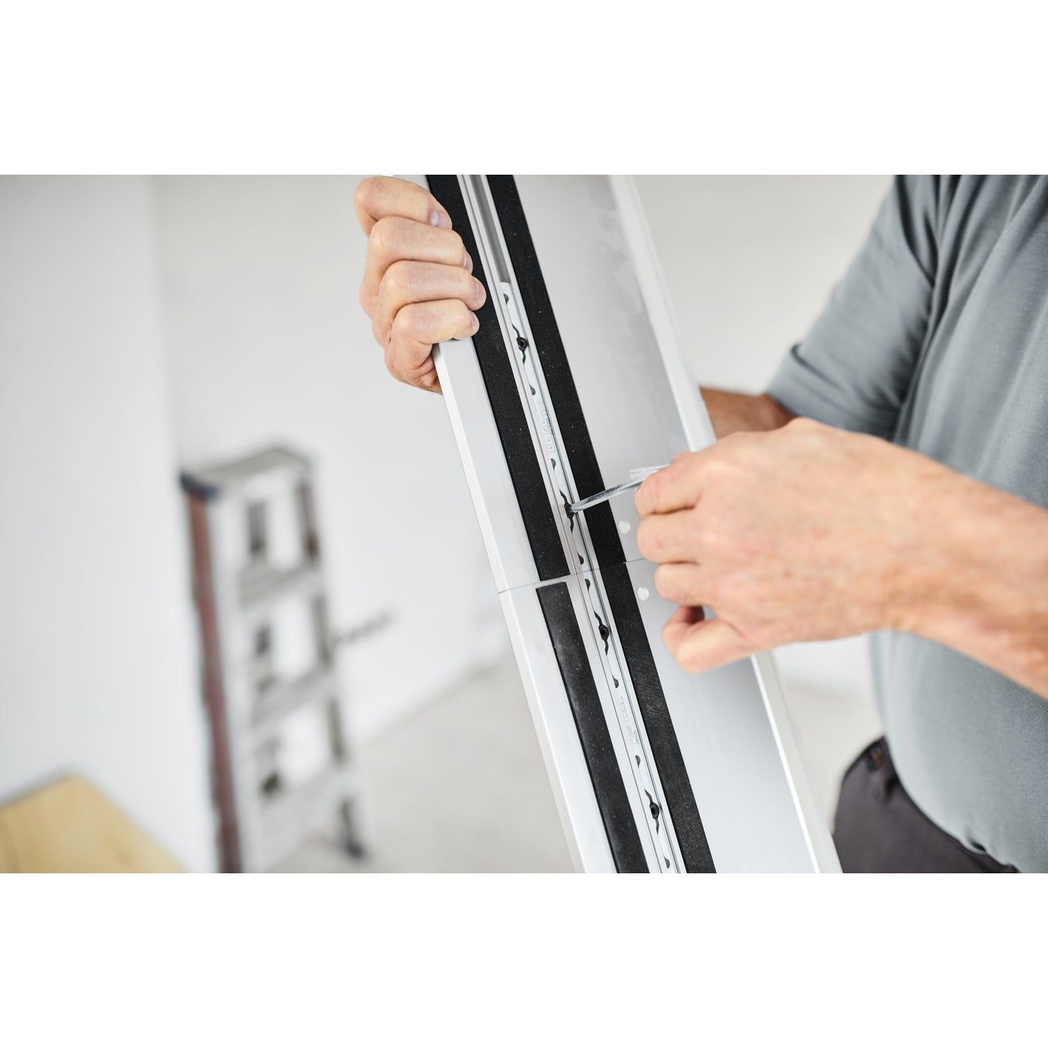 https://api.mastertools.nl/media/catalog/product/cache/4ac98b0d5e81b56bd000310ba88c60e0/f/e/festool-verbindingsstuk-fsv2-voor-geleiderails-577039-4014549391723-mastertools_nl-6.jpg
