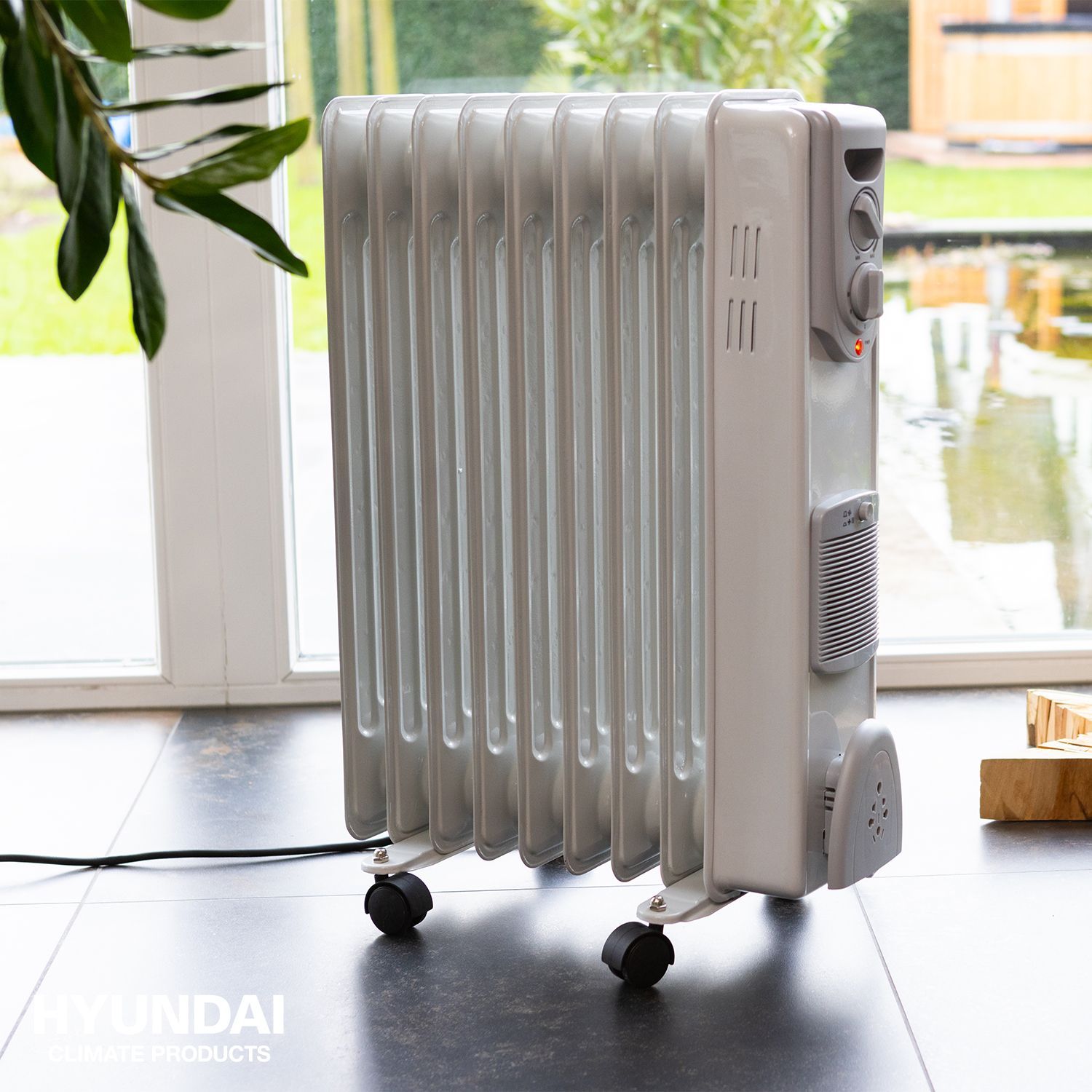 https://api.mastertools.nl/media/catalog/product/cache/4ac98b0d5e81b56bd000310ba88c60e0/h/y/hyundai-olieradiator-2500w-turbo-68711-8718502687118-mastertools_nl-2.jpg