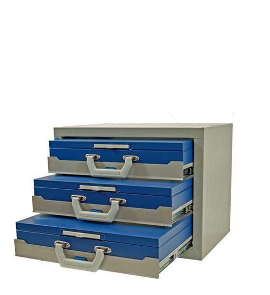 https://api.mastertools.nl/media/catalog/product/cache/4ac98b0d5e81b56bd000310ba88c60e0/l/i/little-jumbo-lege-kast-voor-stalen-koffers-3x66-mm-2195363704-7433635995909-mastertools_nl.jpg