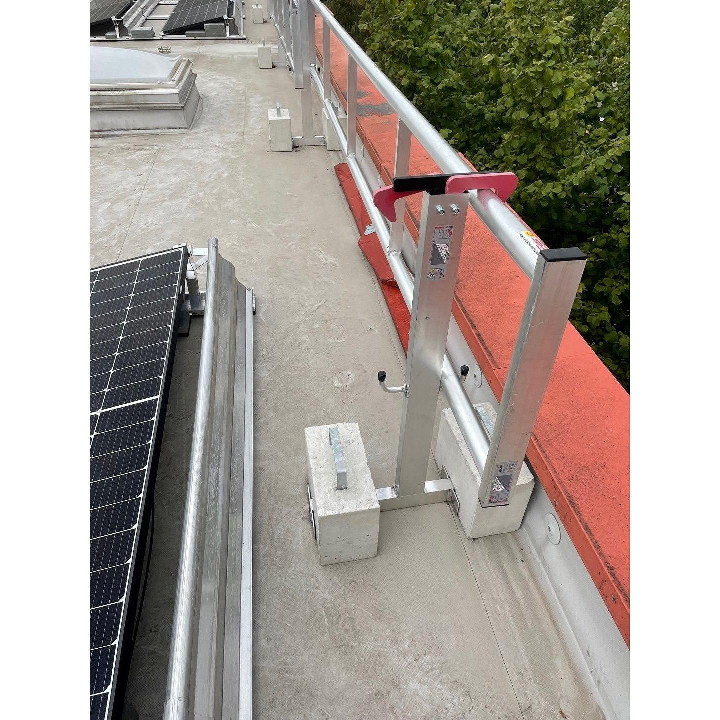https://api.mastertools.nl/media/catalog/product/cache/4ac98b0d5e81b56bd000310ba88c60e0/l/i/little-jumbo-rss-dakrandbeveiligingset-compact-tbv-plat-dak-12m-43831200-8718421751532-mastertools_nl-6.jpg