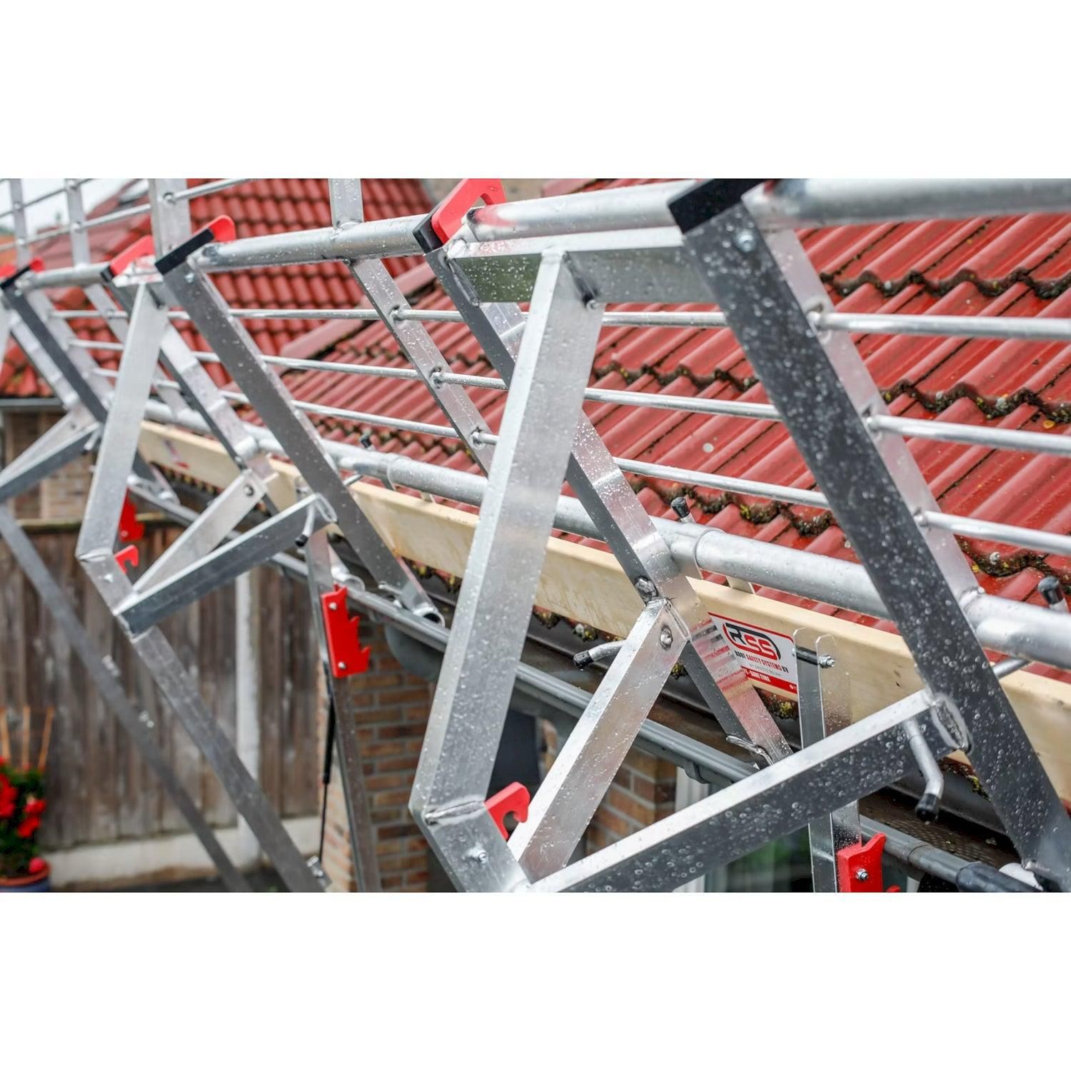 https://api.mastertools.nl/media/catalog/product/cache/4ac98b0d5e81b56bd000310ba88c60e0/l/i/little-jumbo-rss-dakrandbeveiligingset-hellend-dak-6m-43810600-7436944133123-mastertools_nl-7.jpg