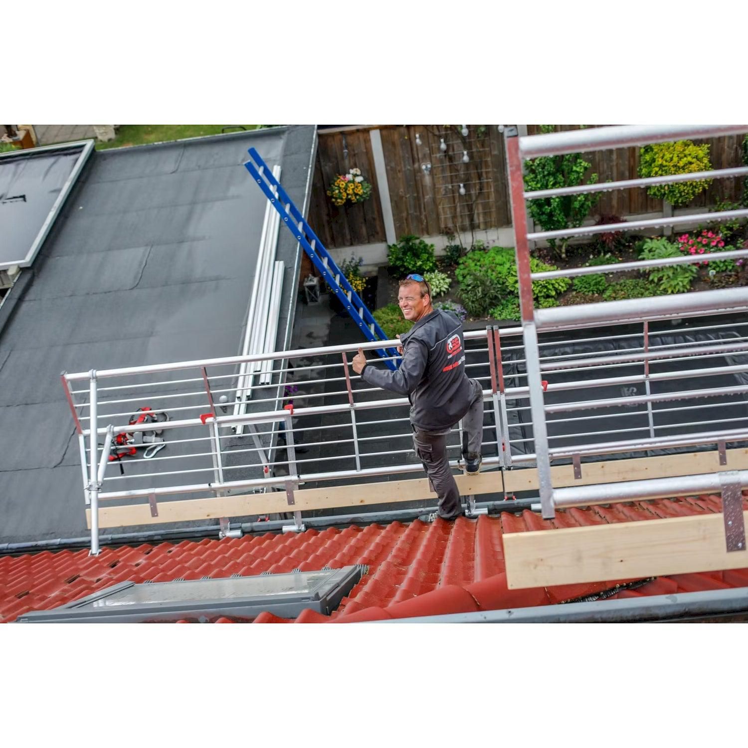 https://api.mastertools.nl/media/catalog/product/cache/4ac98b0d5e81b56bd000310ba88c60e0/l/i/little-jumbo-rss-dakrandbeveiligingset-hellend-dak-6m-43810600-7436944133123-mastertools_nl-9.jpg