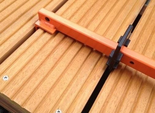 https://api.mastertools.nl/media/catalog/product/cache/4ac98b0d5e81b56bd000310ba88c60e0/l/i/little-jumbo-spanklem-voor-terrasplanken-18403000-3479134030004-mastertools_nl-2.jpg