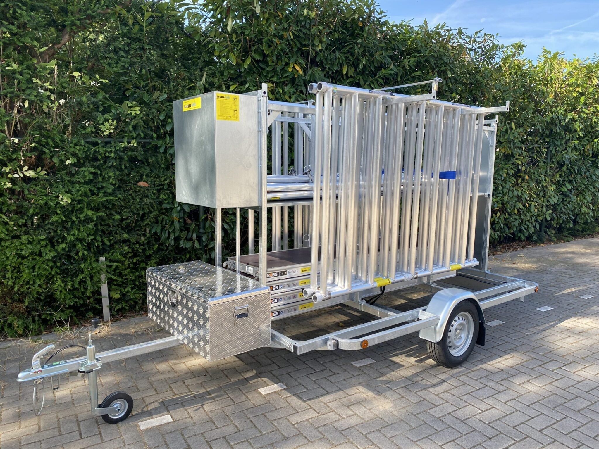 https://api.mastertools.nl/media/catalog/product/cache/4ac98b0d5e81b56bd000310ba88c60e0/l/i/little-jumbo-steigeraanhangwagen-pro-met-disseltoolbox-313895050-8718421750320-mastertools_nl-2.jpg