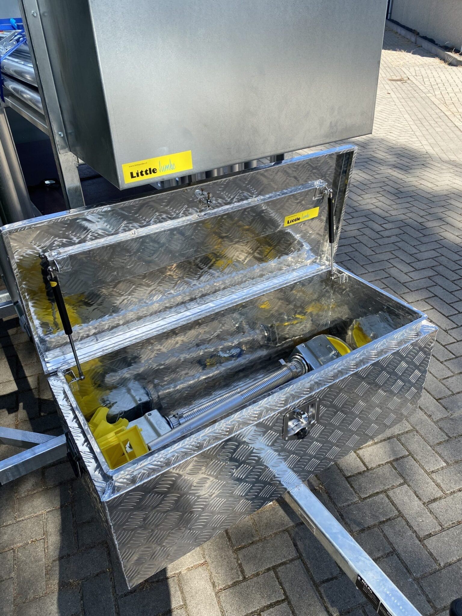 https://api.mastertools.nl/media/catalog/product/cache/4ac98b0d5e81b56bd000310ba88c60e0/l/i/little-jumbo-steigeraanhangwagen-pro-met-disseltoolbox-313895050-8718421750320-mastertools_nl-4.jpg