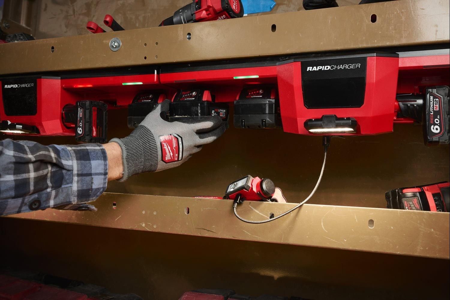 https://api.mastertools.nl/media/catalog/product/cache/4ac98b0d5e81b56bd000310ba88c60e0/m/1/m12-18_gbc4--app_10.jpg