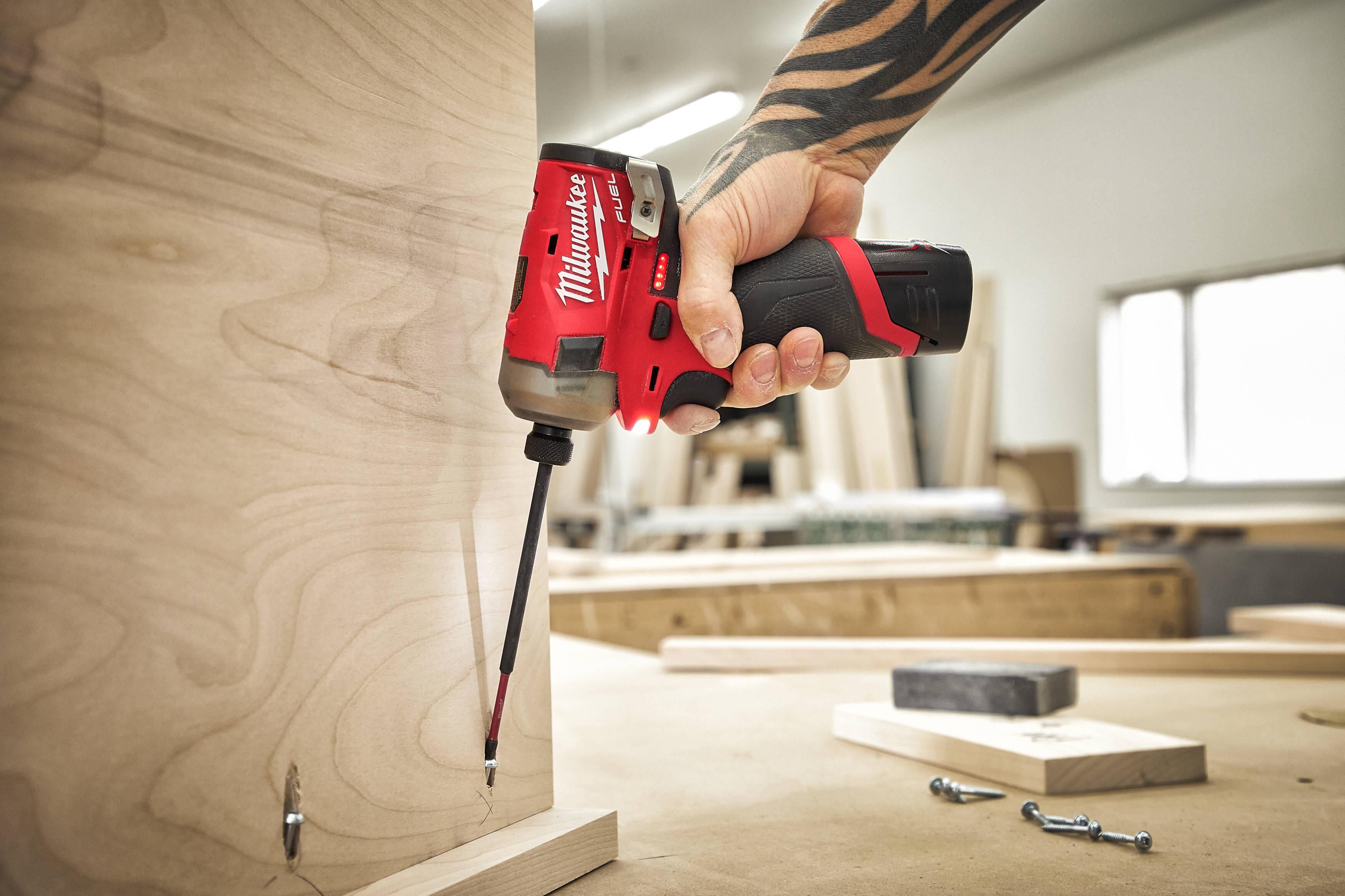 https://api.mastertools.nl/media/catalog/product/cache/4ac98b0d5e81b56bd000310ba88c60e0/m/1/m12_fqid-202x--app_5.jpg