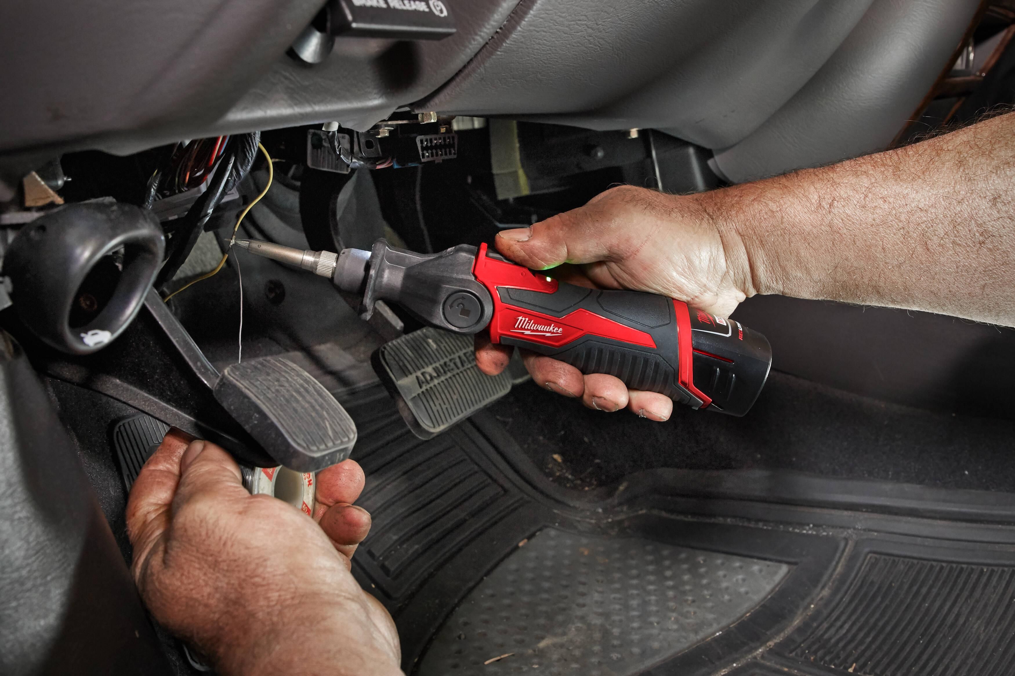 https://api.mastertools.nl/media/catalog/product/cache/4ac98b0d5e81b56bd000310ba88c60e0/m/1/m12_si-201c--app_3.jpg