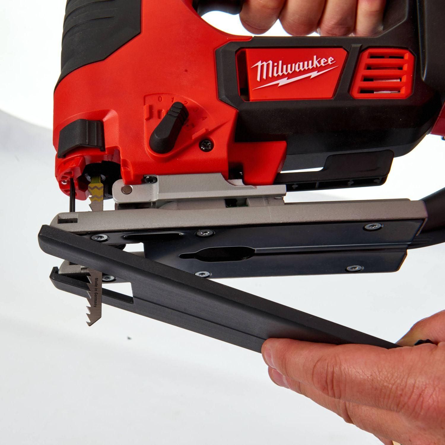 https://api.mastertools.nl/media/catalog/product/cache/4ac98b0d5e81b56bd000310ba88c60e0/m/1/m18_bjs-402c--feat_3.jpg