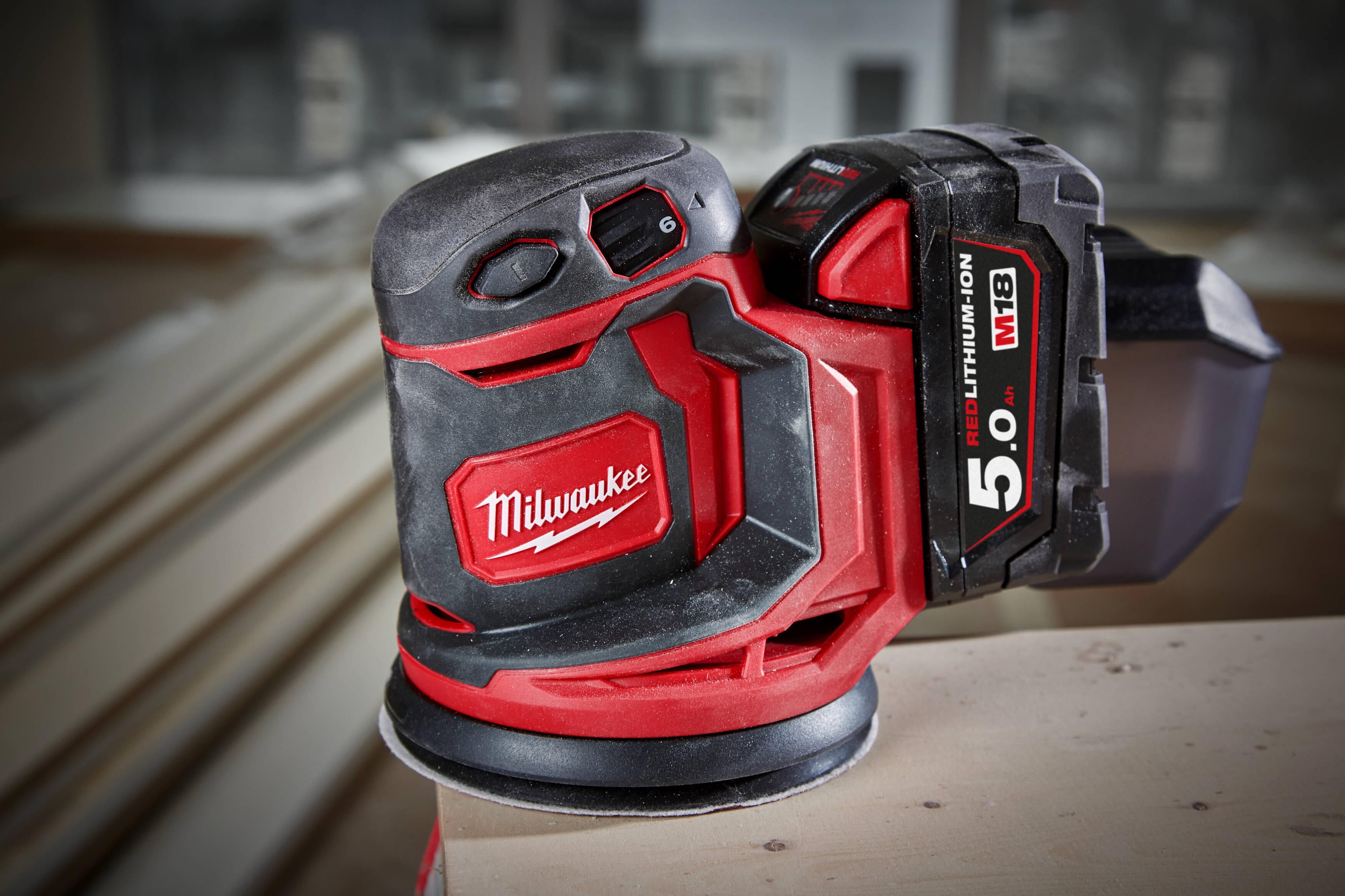 https://api.mastertools.nl/media/catalog/product/cache/4ac98b0d5e81b56bd000310ba88c60e0/m/1/m18_bos125-502b--app_1.jpg