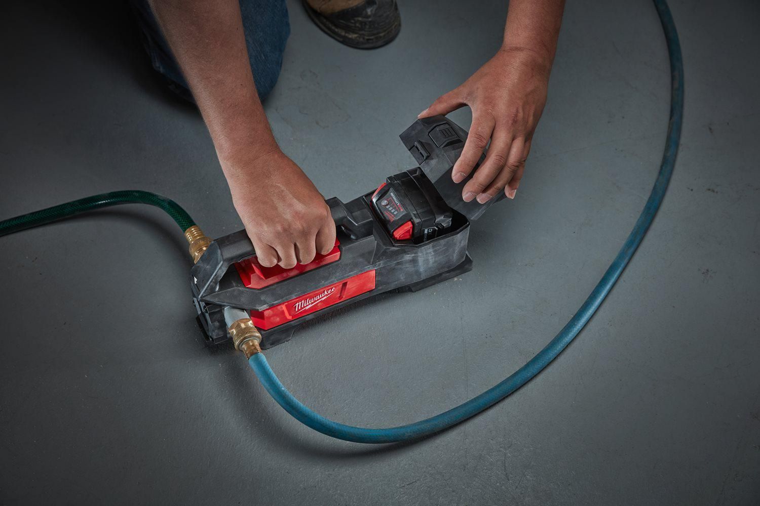 https://api.mastertools.nl/media/catalog/product/cache/4ac98b0d5e81b56bd000310ba88c60e0/m/1/m18_btp-0--app_2_1.jpg