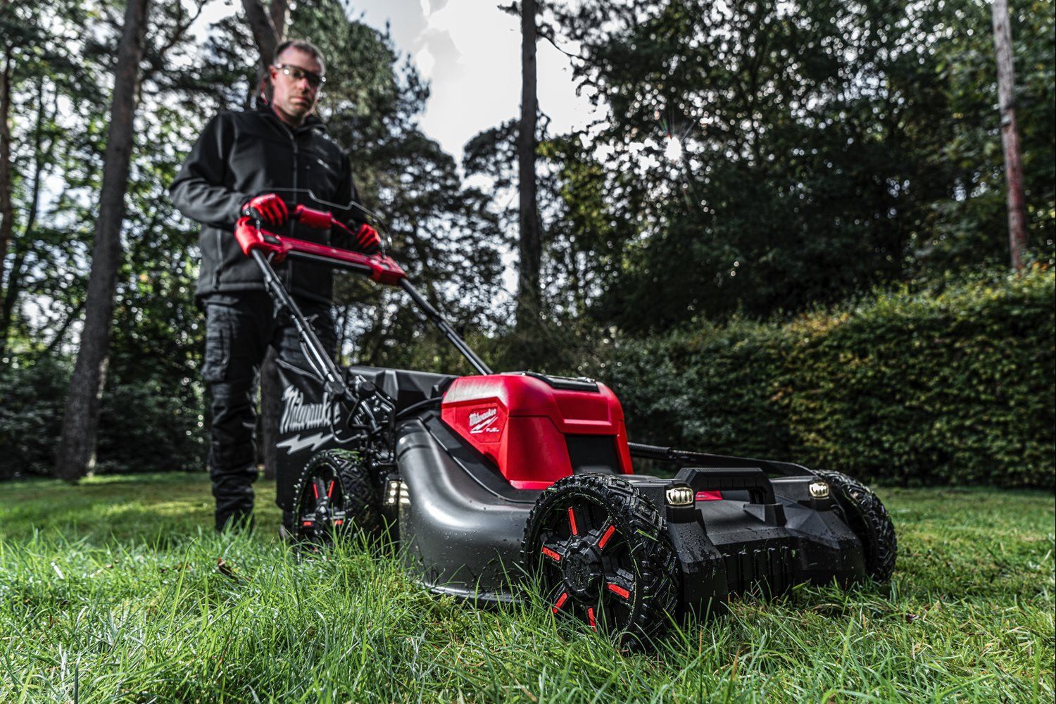 https://api.mastertools.nl/media/catalog/product/cache/4ac98b0d5e81b56bd000310ba88c60e0/m/1/m18_f2lm53-122--app_4.jpg