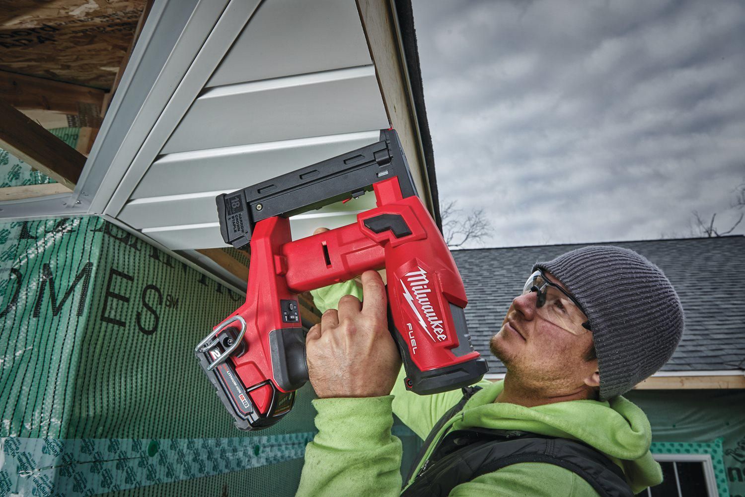 https://api.mastertools.nl/media/catalog/product/cache/4ac98b0d5e81b56bd000310ba88c60e0/m/1/m18_fncs18gs-202x--app_1_1.jpg