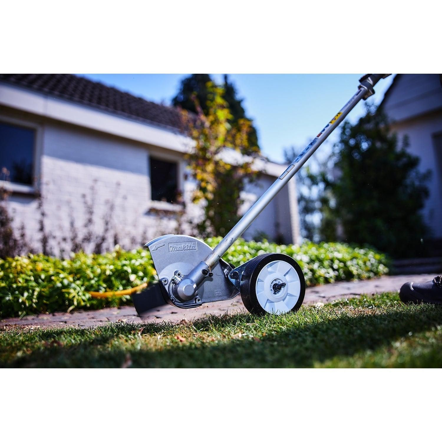 https://api.mastertools.nl/media/catalog/product/cache/4ac98b0d5e81b56bd000310ba88c60e0/m/a/makita-196752-0-kantensnijder-opzetstuk-ee400mp-0088381437011-mastertools_nl-2.jpg
