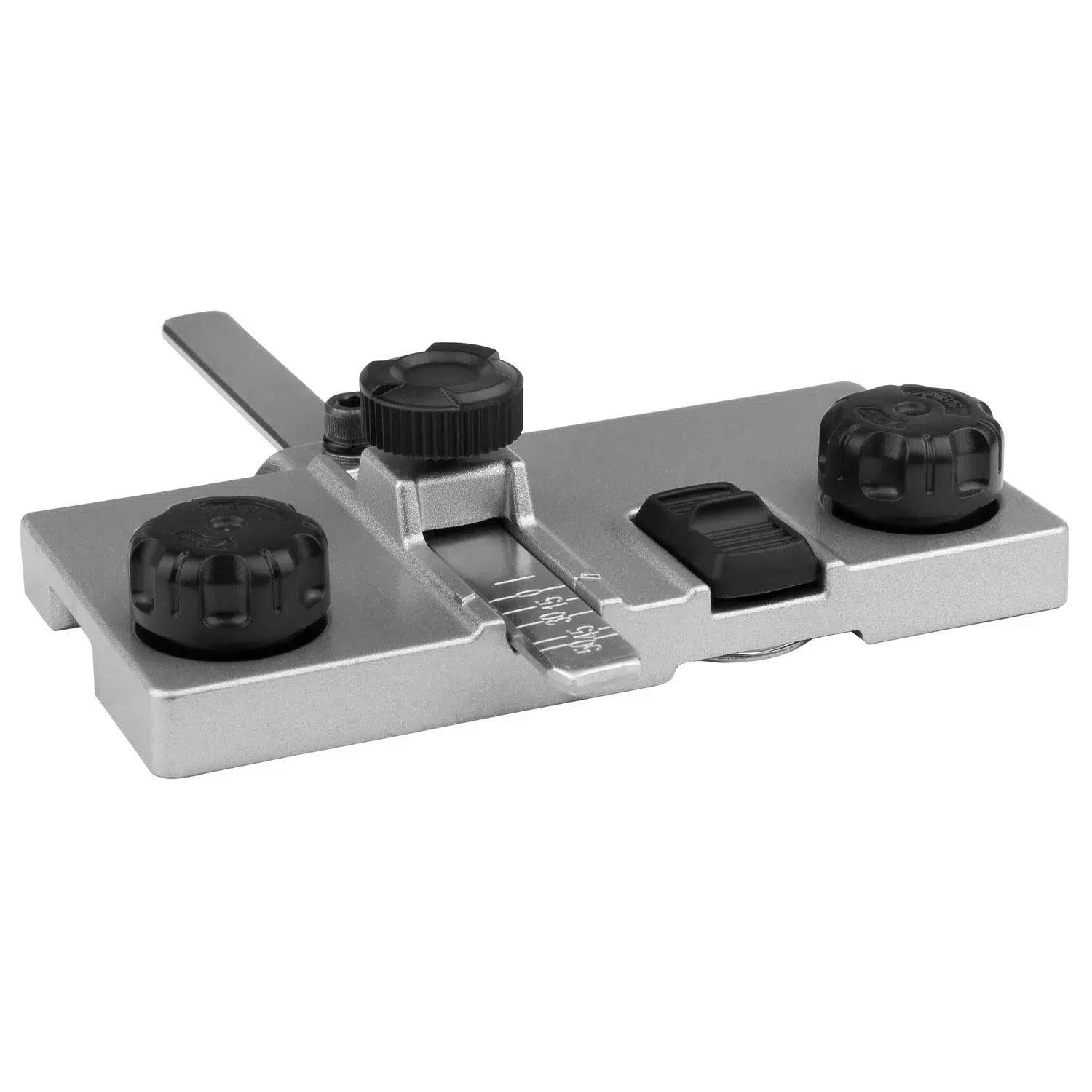 https://api.mastertools.nl/media/catalog/product/cache/4ac98b0d5e81b56bd000310ba88c60e0/m/a/makita-199232-5-geleiderail-adapter-dhs660661-0088381529334-mastertools_nl-2.jpg