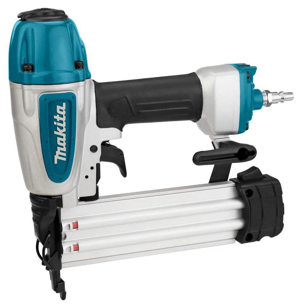 https://api.mastertools.nl/media/catalog/product/cache/4ac98b0d5e81b56bd000310ba88c60e0/m/a/makita-af506-8-bar-brad-tacker-18-ga-in-koffer-0088381870733-mastertools_nl-2.jpg