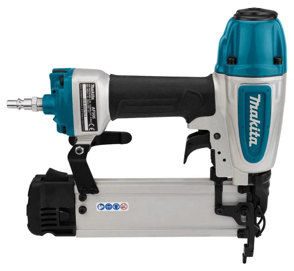 https://api.mastertools.nl/media/catalog/product/cache/4ac98b0d5e81b56bd000310ba88c60e0/m/a/makita-af506-8-bar-brad-tacker-18-ga-in-koffer-0088381870733-mastertools_nl-4.jpg