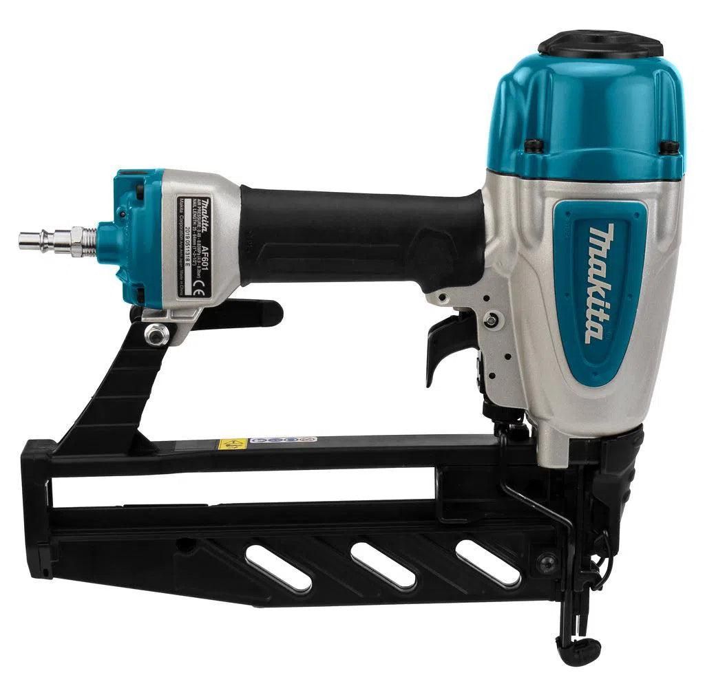 https://api.mastertools.nl/media/catalog/product/cache/4ac98b0d5e81b56bd000310ba88c60e0/m/a/makita-af601-8-bar-brad-tacker-16-ga-in-koffer-0088381822404-mastertools_nl-5.jpg
