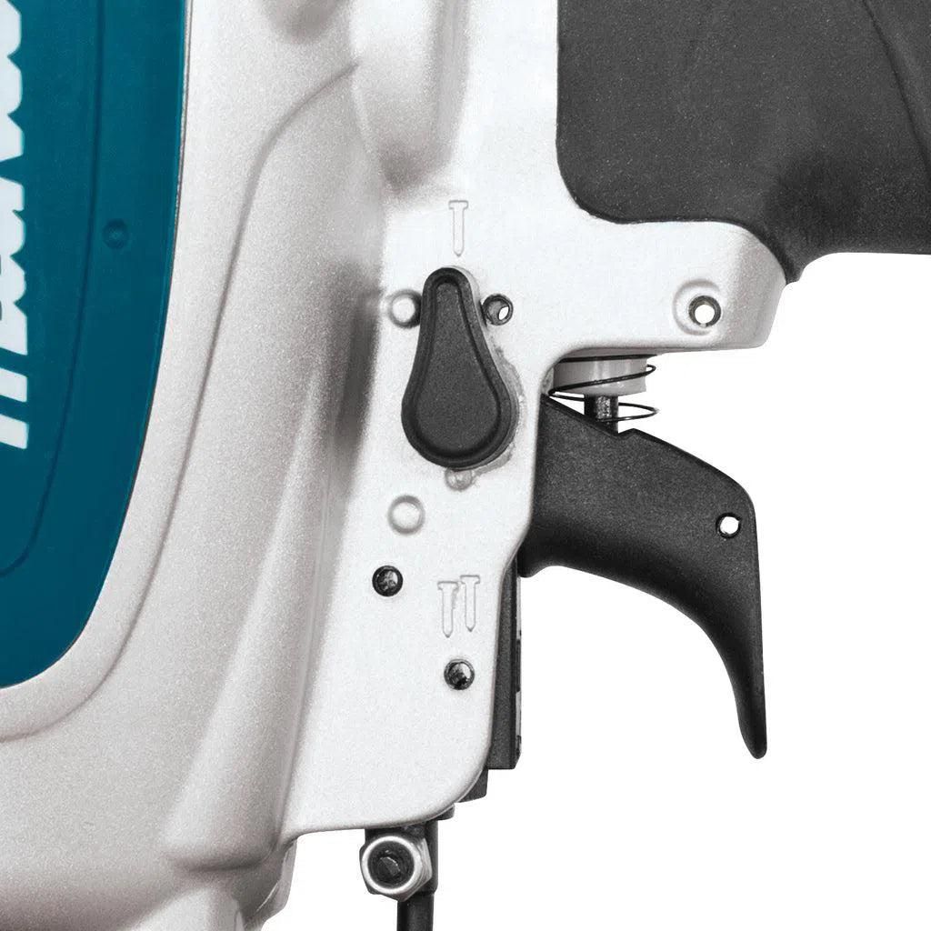 https://api.mastertools.nl/media/catalog/product/cache/4ac98b0d5e81b56bd000310ba88c60e0/m/a/makita-af601-8-bar-brad-tacker-16-ga-in-koffer-0088381822404-mastertools_nl-7.jpg