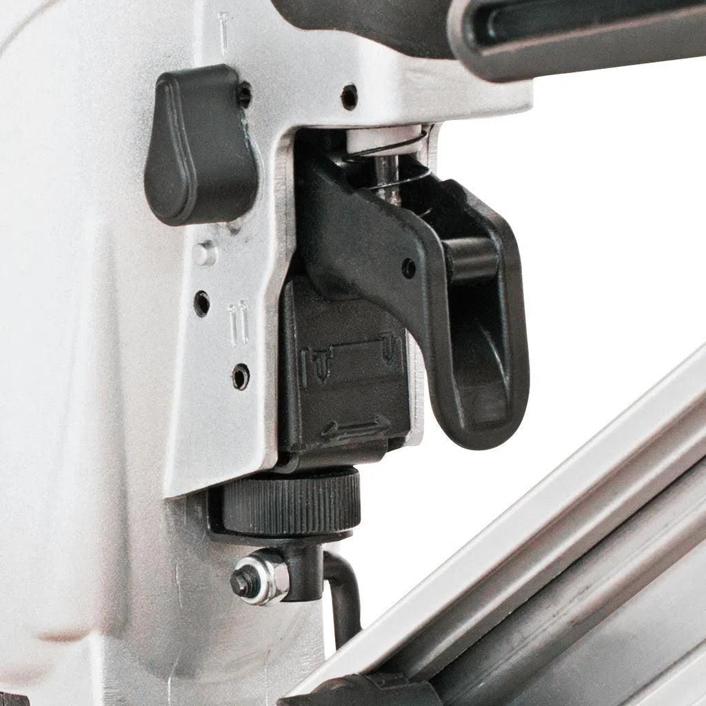 https://api.mastertools.nl/media/catalog/product/cache/4ac98b0d5e81b56bd000310ba88c60e0/m/a/makita-af635-8-bar-brad-tacker-15-ga-in-koffer-0088381822398-mastertools_nl-7.jpg