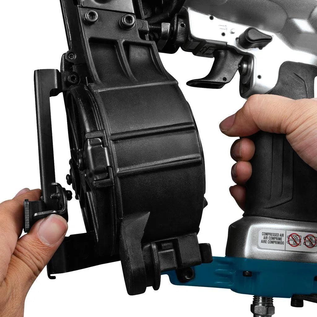 https://api.mastertools.nl/media/catalog/product/cache/4ac98b0d5e81b56bd000310ba88c60e0/m/a/makita-an454-8-bar-dakleer-tacker-0088381857109-mastertools_nl-7.jpg