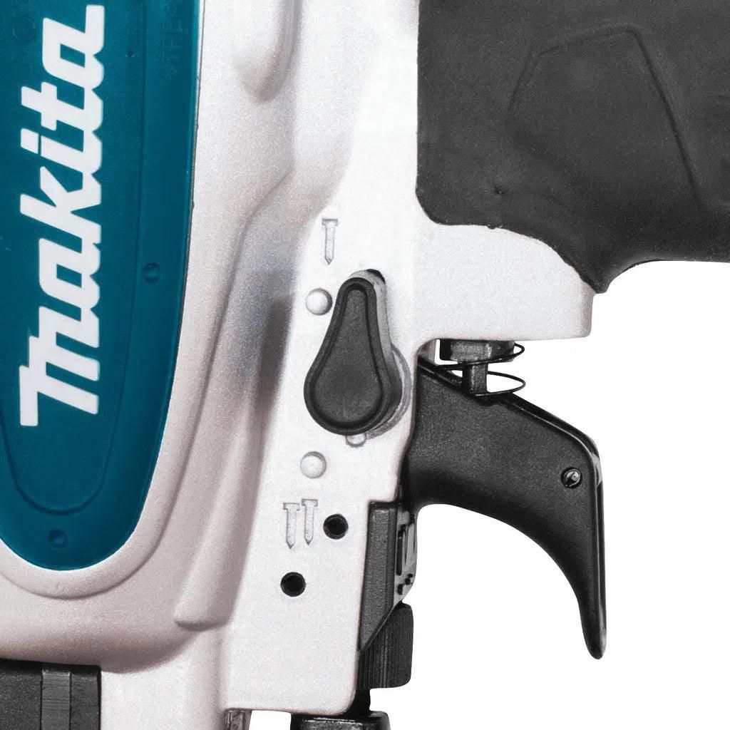 https://api.mastertools.nl/media/catalog/product/cache/4ac98b0d5e81b56bd000310ba88c60e0/m/a/makita-at638a-8-bar-nietmachine-narrow-crown-in-koffer-0088381822411-mastertools_nl-8.jpg