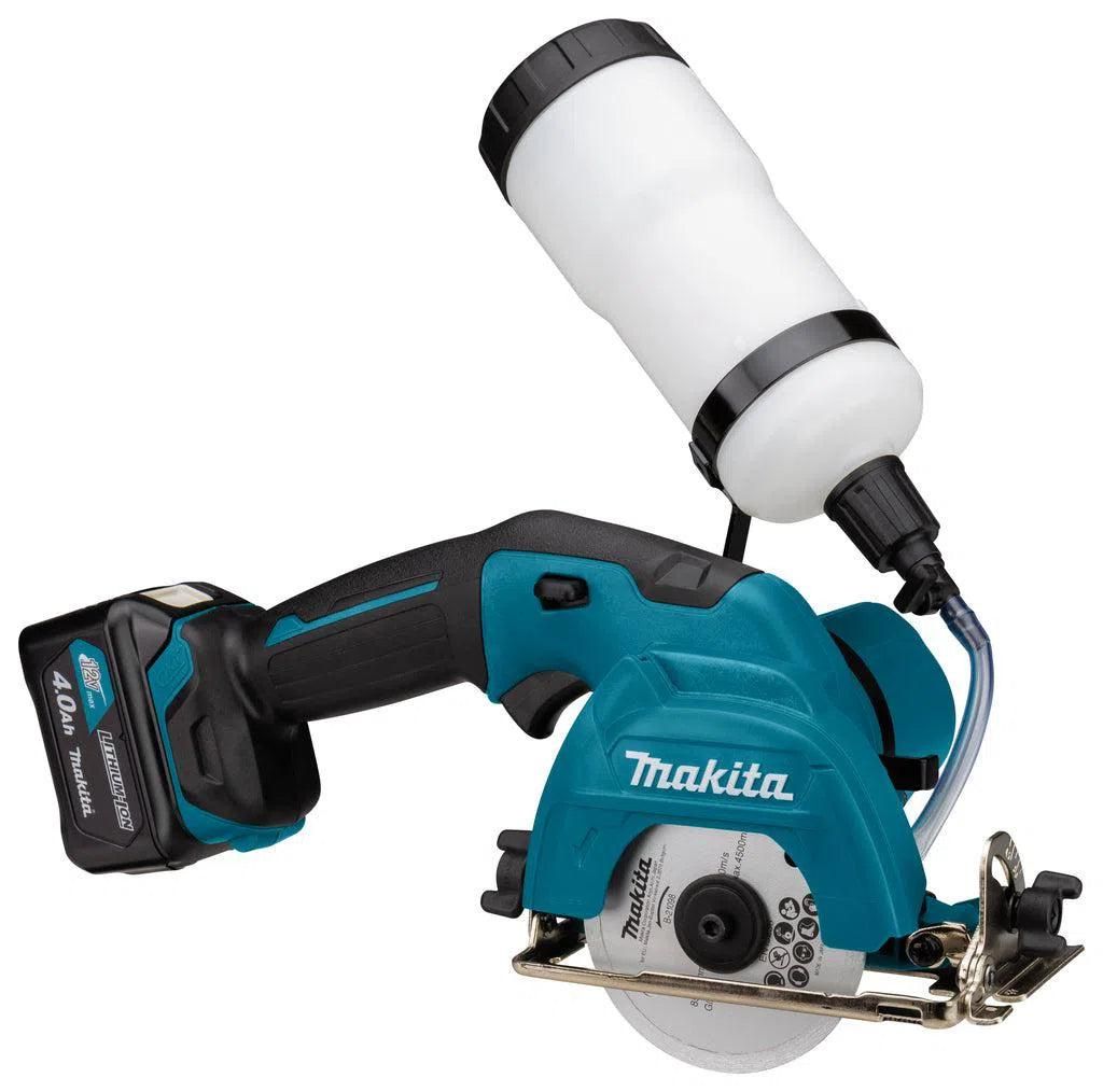https://api.mastertools.nl/media/catalog/product/cache/4ac98b0d5e81b56bd000310ba88c60e0/m/a/makita-cc301dsmj-12-v-max-diamantsnijder-nat-in-mbox-0088381822763-mastertools_nl-2.jpg