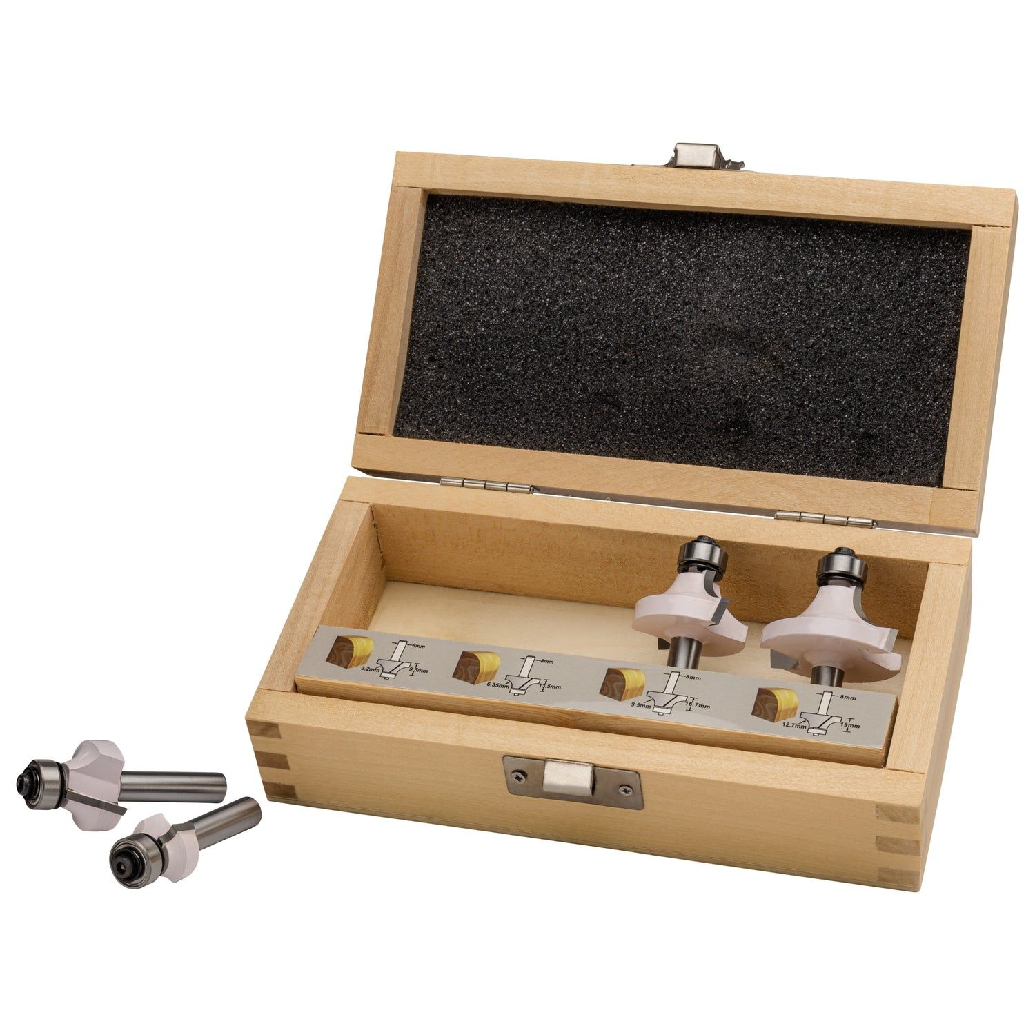 https://api.mastertools.nl/media/catalog/product/cache/4ac98b0d5e81b56bd000310ba88c60e0/m/a/makita-d-53534-frezenset-afrondfrees-8mm-4-delig-0088381449908-mastertools_nl.jpg