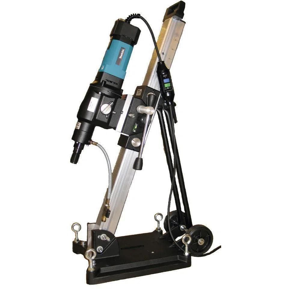 https://api.mastertools.nl/media/catalog/product/cache/4ac98b0d5e81b56bd000310ba88c60e0/m/a/makita-dbm230x-230-v-diamantboormachine-nat-0088381073684-mastertools_nl.jpg