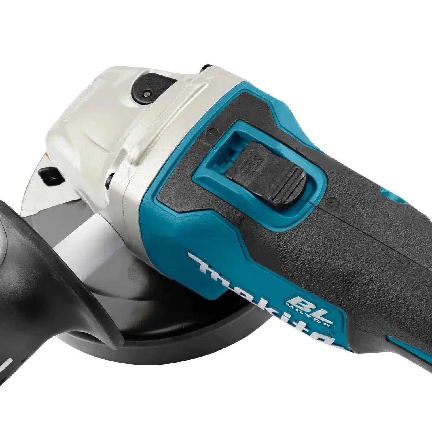 https://api.mastertools.nl/media/catalog/product/cache/4ac98b0d5e81b56bd000310ba88c60e0/m/a/makita-dga513zj-accu-haakse-slijper-18v-basic-body-in-mbox-0088381853903-mastertools_nl-7.jpg