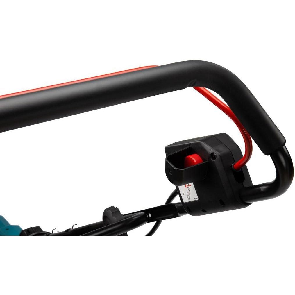 https://api.mastertools.nl/media/catalog/product/cache/4ac98b0d5e81b56bd000310ba88c60e0/m/a/makita-dlm382cm2-grasmaaier-2x18v-4_0ah-li-ion-0088381739399-mastertools_nl-4.jpg