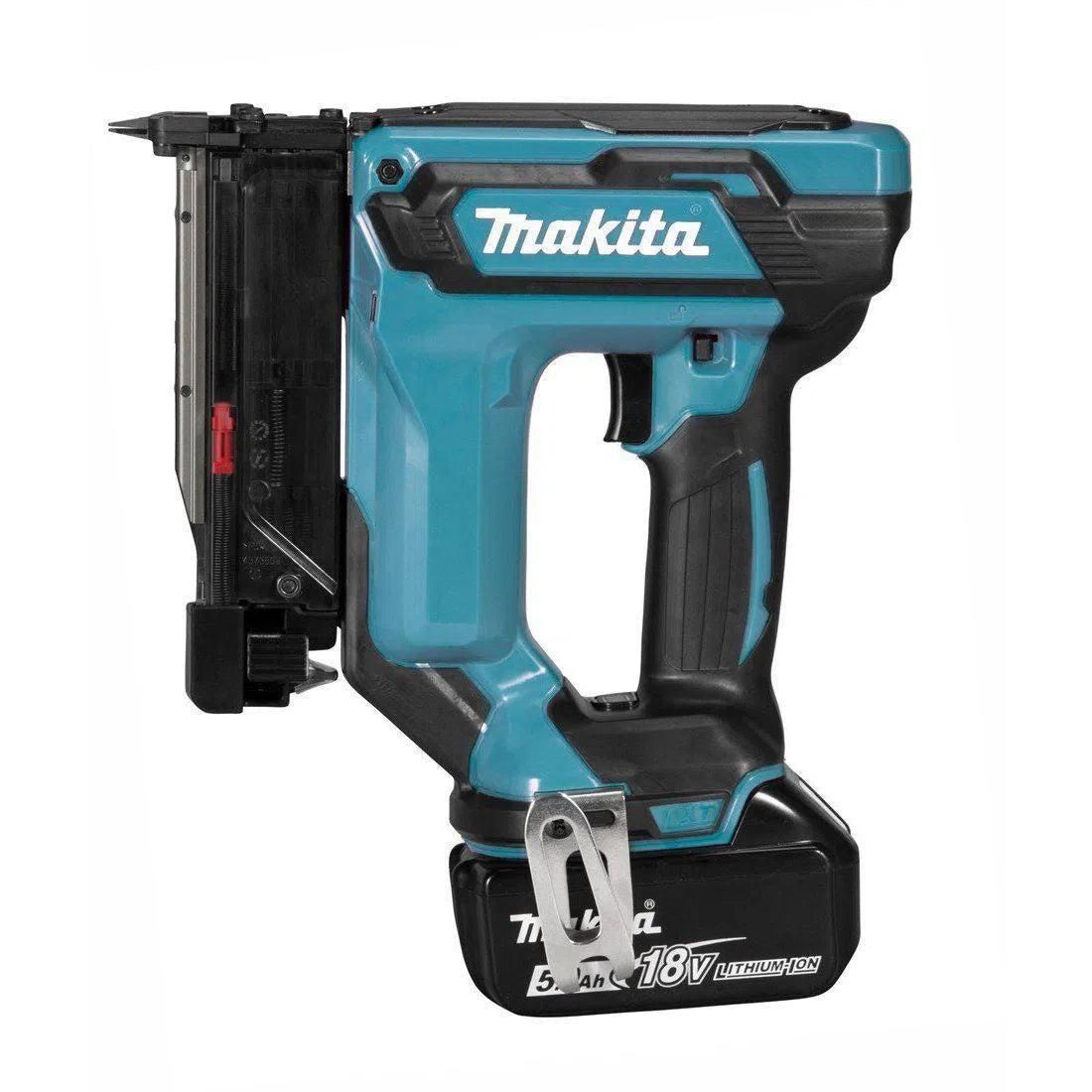 https://api.mastertools.nl/media/catalog/product/cache/4ac98b0d5e81b56bd000310ba88c60e0/m/a/makita-dpt353rtj-accu-tacker-18v-5_0ah-in-mbox-0088381835473-mastertools_nl-2.jpg