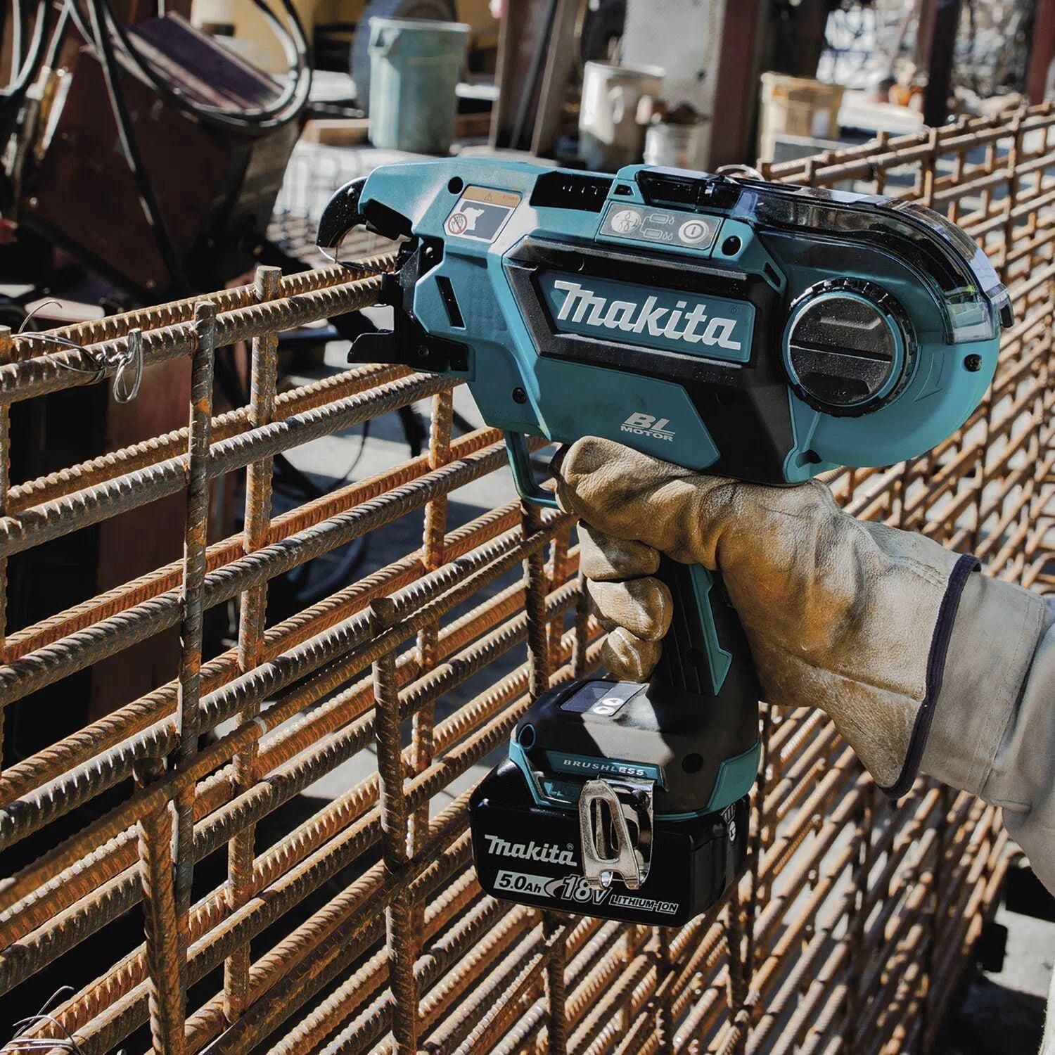 https://api.mastertools.nl/media/catalog/product/cache/4ac98b0d5e81b56bd000310ba88c60e0/m/a/makita-dtr180zj-accu-vlechtmachine-144v18v-basic-body-in-mbox-0088381859431-mastertools_nl-7.jpg