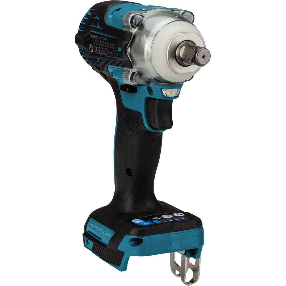 https://api.mastertools.nl/media/catalog/product/cache/4ac98b0d5e81b56bd000310ba88c60e0/m/a/makita-dtw300zj-accu-slagmoersleutel-18v-basic-body-in-mbox-0088381898027-mastertools_nl-3.jpg