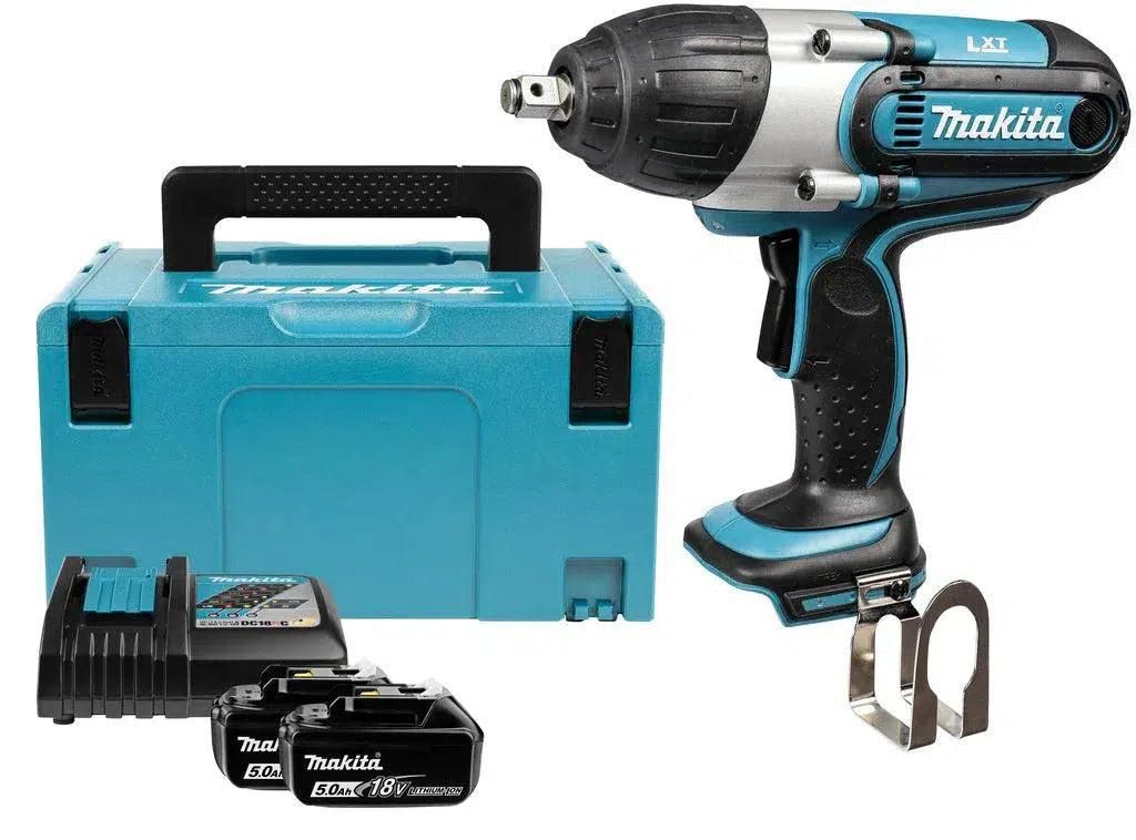 https://api.mastertools.nl/media/catalog/product/cache/4ac98b0d5e81b56bd000310ba88c60e0/m/a/makita-dtw450rtj-accu-slagmoersleutel-18v-5_0ah-in-mbox-0088381816632-mastertools_nl.jpg