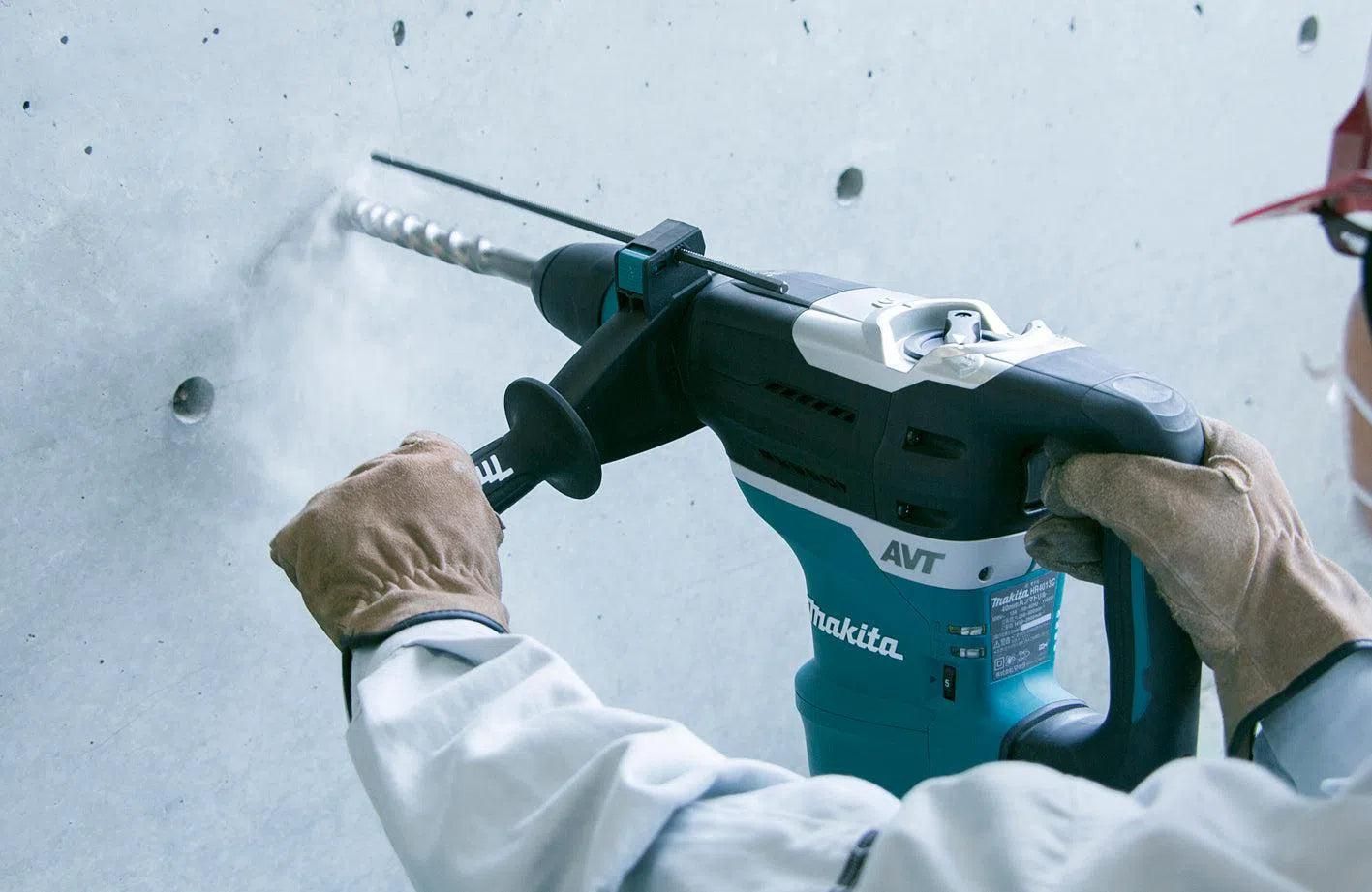 https://api.mastertools.nl/media/catalog/product/cache/4ac98b0d5e81b56bd000310ba88c60e0/m/a/makita-hr4013c-combihamer-sds-max-0088381651332-mastertools_nl-3.jpg