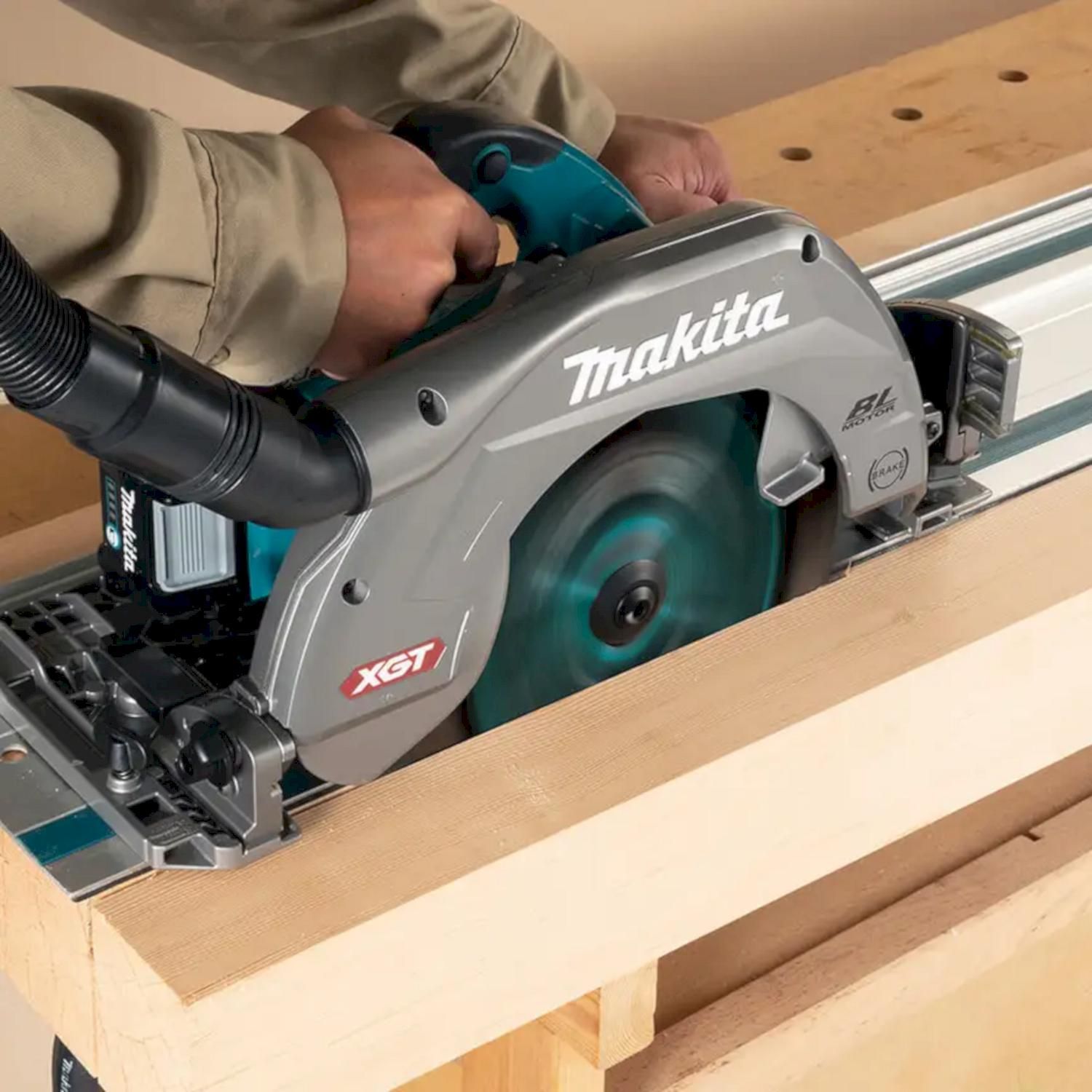 https://api.mastertools.nl/media/catalog/product/cache/4ac98b0d5e81b56bd000310ba88c60e0/m/a/makita-hs011gt201-accu-cirkelzaag-40v-max-5_0ah-li-ion-0088381760614-mastertools_nl-3.jpg