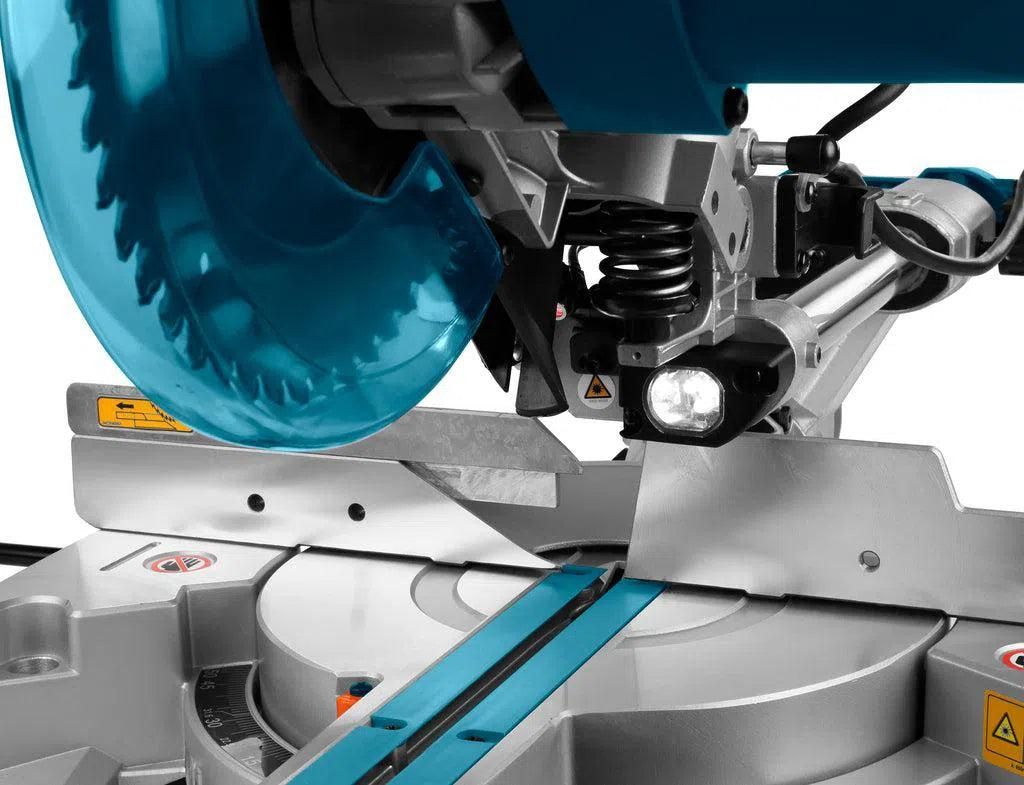https://api.mastertools.nl/media/catalog/product/cache/4ac98b0d5e81b56bd000310ba88c60e0/m/a/makita-ls0815fln-radiaal-afkortzaag-0088381868075-mastertools_nl-7.jpg
