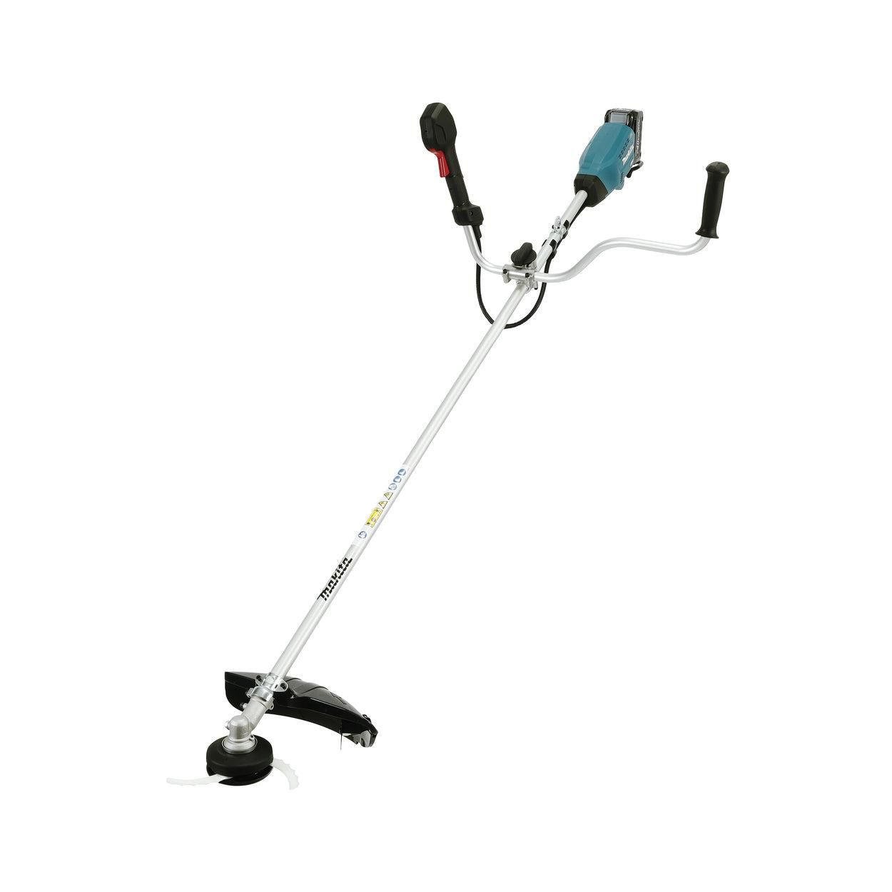 https://api.mastertools.nl/media/catalog/product/cache/4ac98b0d5e81b56bd000310ba88c60e0/m/a/makita-ur016gm101-accu-bosmaaier-met-u-greep-xgt-40v-max-4_0ah-0088381779456-mastertools_nl.jpg