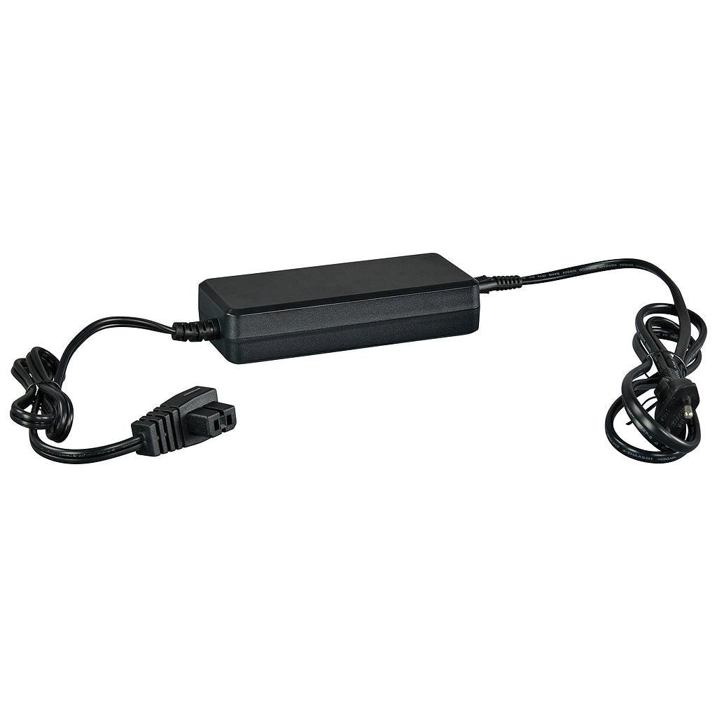https://api.mastertools.nl/media/catalog/product/cache/4ac98b0d5e81b56bd000310ba88c60e0/m/a/makita-wl00000313-ac-dc-adapterset-vries-koelbox-0088381121248-mastertools_nl-2.jpg