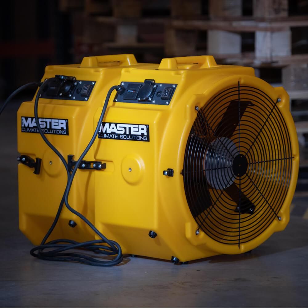 https://api.mastertools.nl/media/catalog/product/cache/4ac98b0d5e81b56bd000310ba88c60e0/m/a/master-dfx20-industriele-ventilator-285w-6800-m3h-8053670894396-mastertools_nl-6.jpg