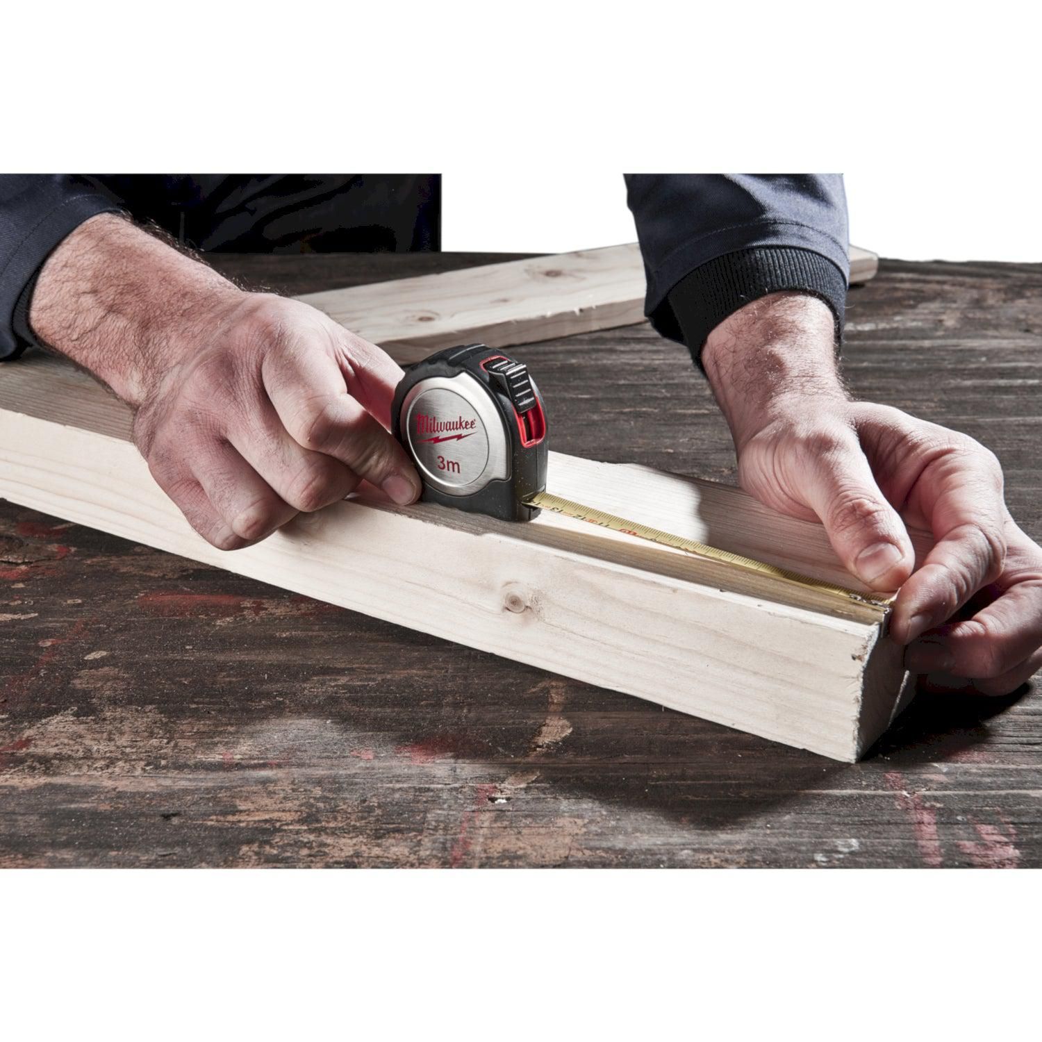 https://api.mastertools.nl/media/catalog/product/cache/4ac98b0d5e81b56bd000310ba88c60e0/m/i/milwaukee-c316-rolbandmaat-compact-line-3m16mm-4932451637-4002395141371-mastertools_nl-2.jpg