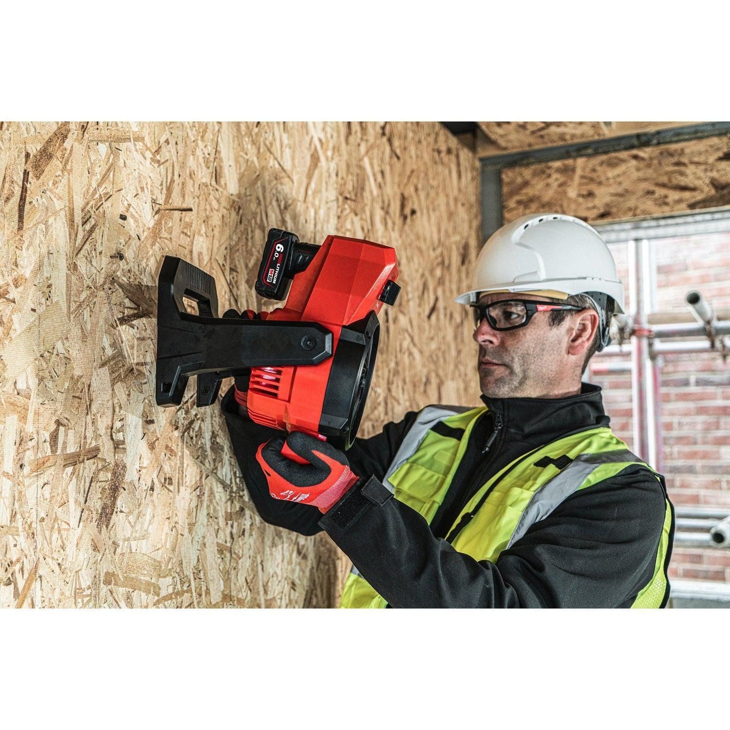 https://api.mastertools.nl/media/catalog/product/cache/4ac98b0d5e81b56bd000310ba88c60e0/m/i/milwaukee-m12-af-0-accu-ventilator-12v-basic-body-4933478228-4058546344054-mastertools_nl-7.jpg
