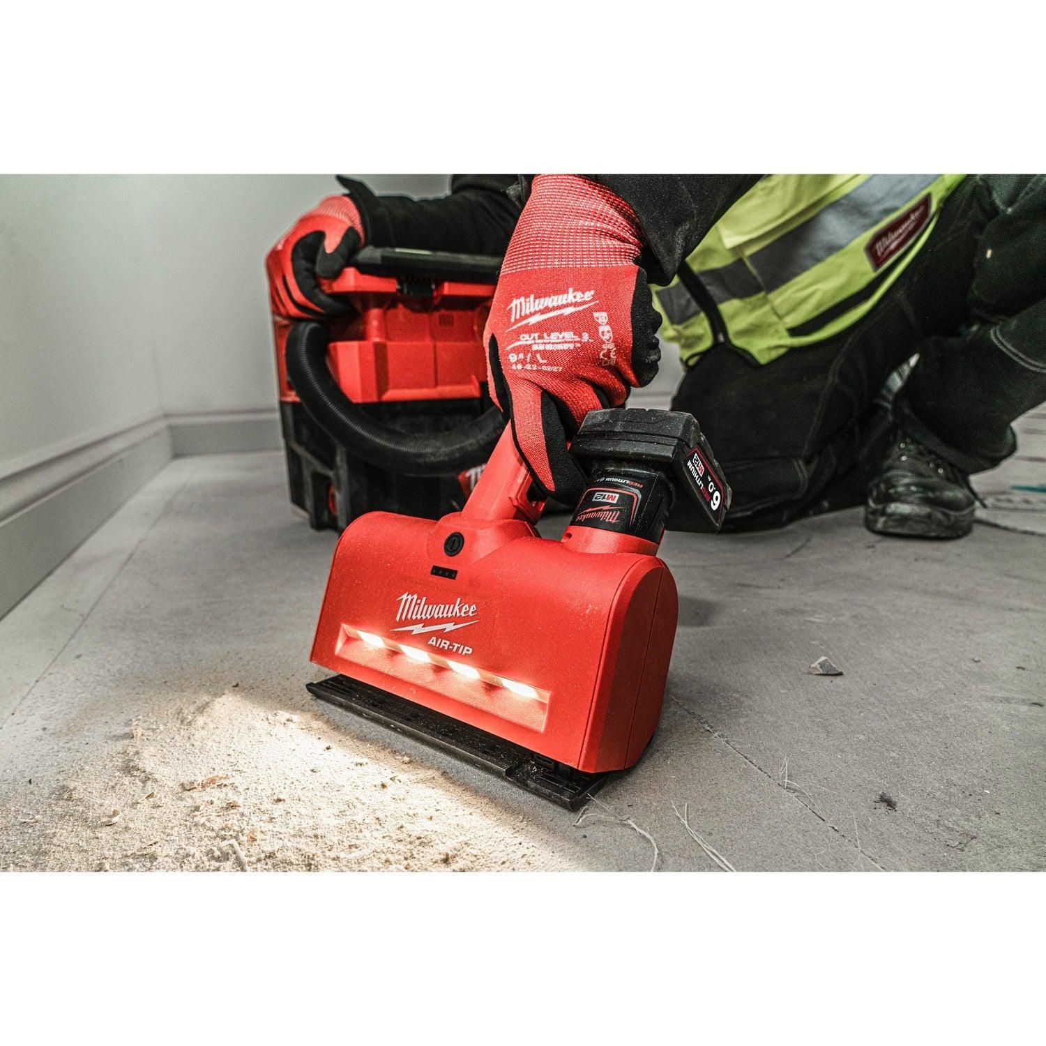 https://api.mastertools.nl/media/catalog/product/cache/4ac98b0d5e81b56bd000310ba88c60e0/m/i/milwaukee-m12-aun-0-air-tiptm-mondstuk-12v-basic-body-4932479461-4058546372552-mastertools_nl-6.jpg