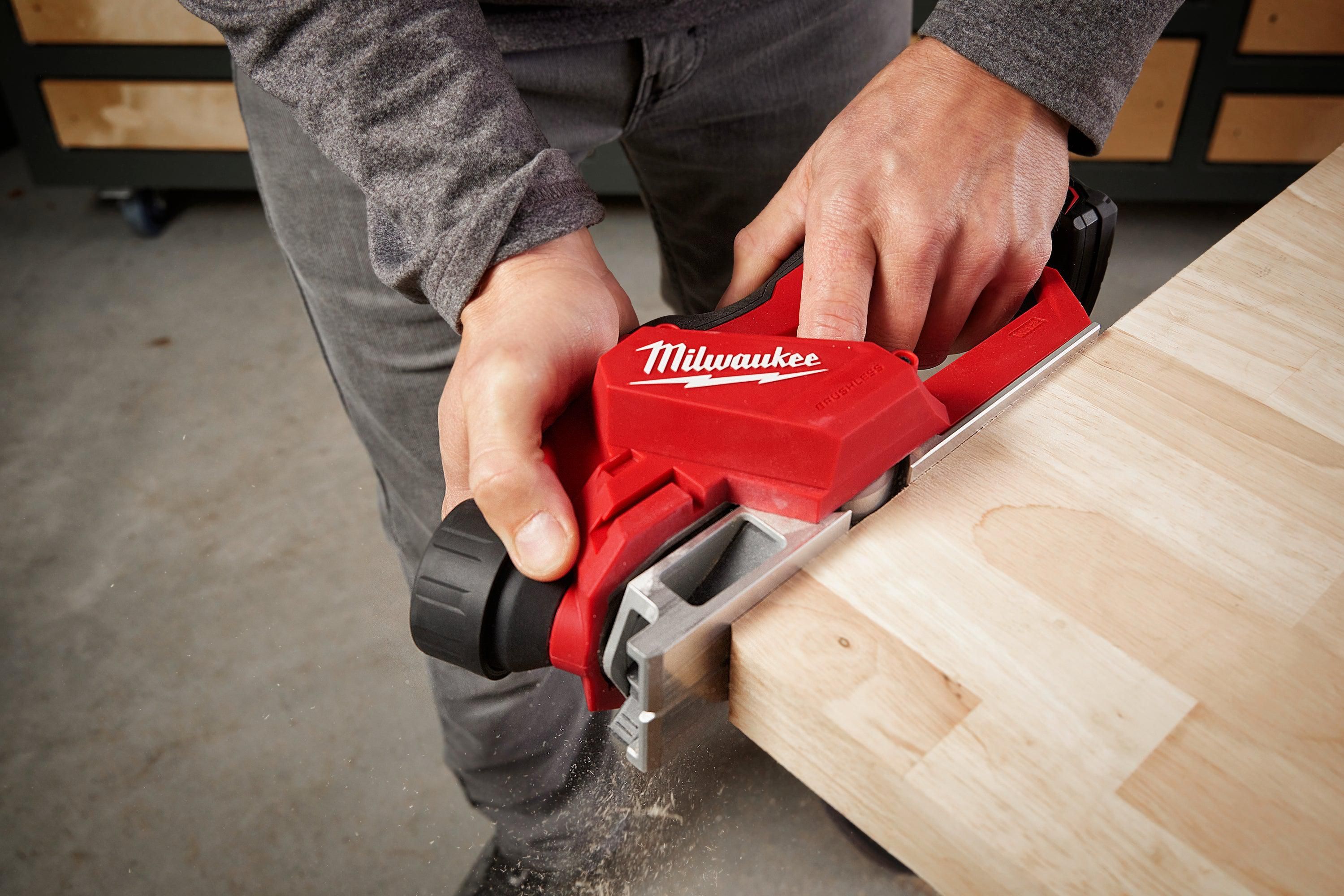 https://api.mastertools.nl/media/catalog/product/cache/4ac98b0d5e81b56bd000310ba88c60e0/m/i/milwaukee-m12-blp-0x-accu-schaafmachine-12v-basic-body-m12tm-in-koffer-4933492850-4058546477219-mastertools_nl-19.jpg