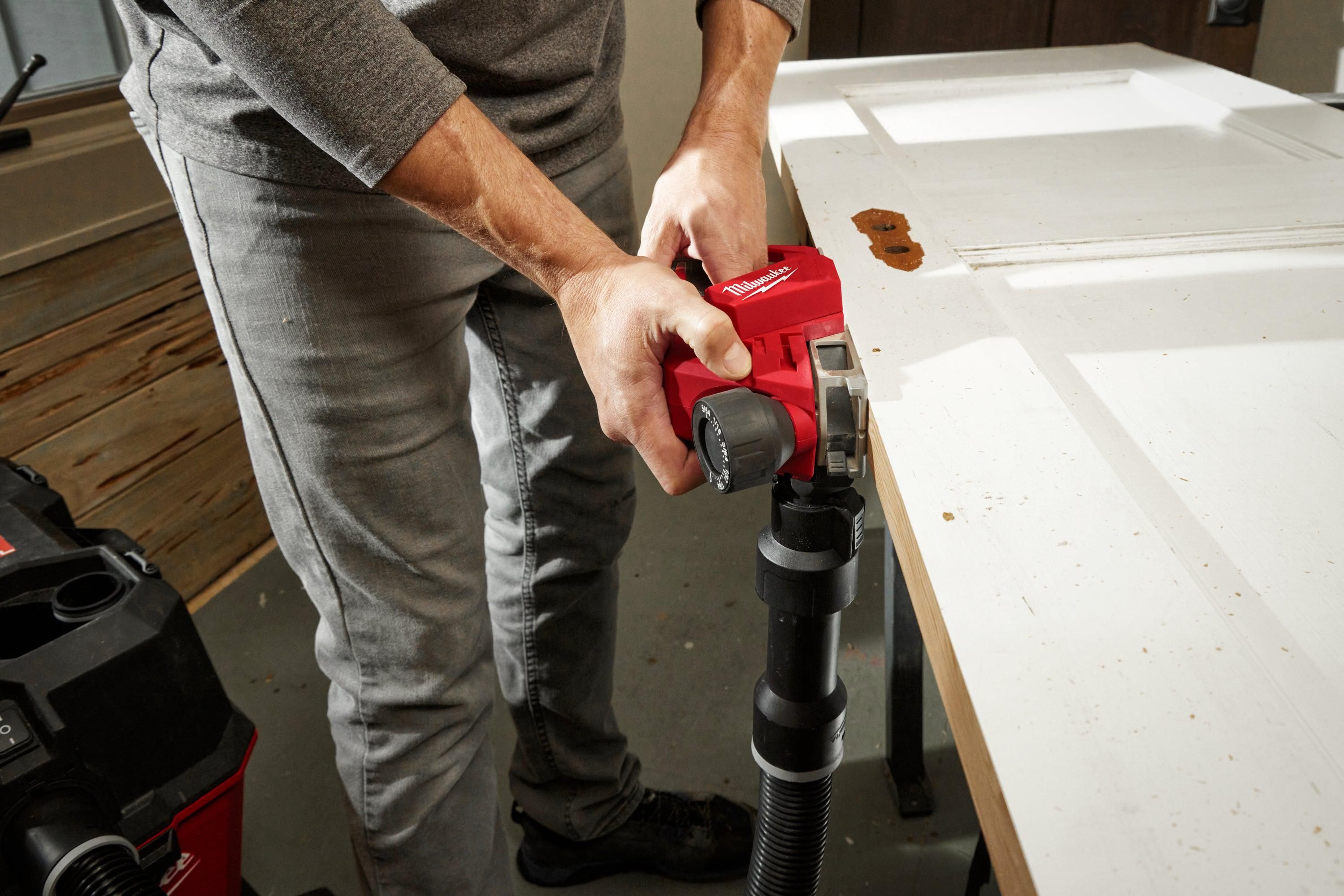 https://api.mastertools.nl/media/catalog/product/cache/4ac98b0d5e81b56bd000310ba88c60e0/m/i/milwaukee-m12-blp-0x-accu-schaafmachine-12v-basic-body-m12tm-in-koffer-4933492850-4058546477219-mastertools_nl-20.jpg
