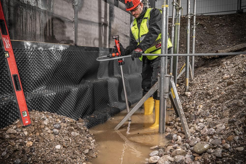 https://api.mastertools.nl/media/catalog/product/cache/4ac98b0d5e81b56bd000310ba88c60e0/m/i/milwaukee-m12tm-bswp-0-accu-staafwaterpomp-12v-basic-body-in-doos-4933479639-4058546374334-mastertools_nl-6.jpg