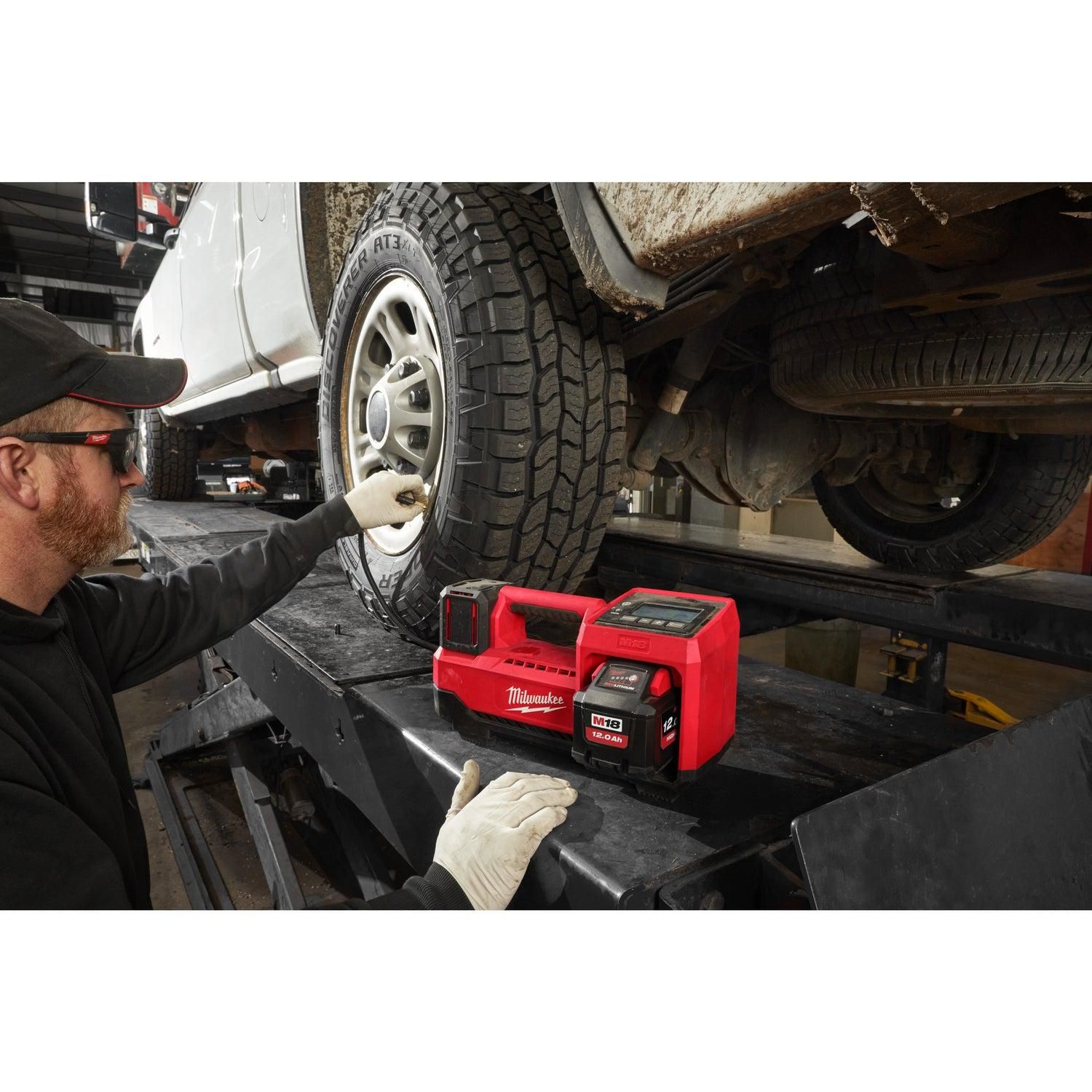 https://api.mastertools.nl/media/catalog/product/cache/4ac98b0d5e81b56bd000310ba88c60e0/m/i/milwaukee-m18-bi-0-accu-bandencompressor-18v-basic-body-4933478706-4058546348991-mastertools_nl-3.jpg